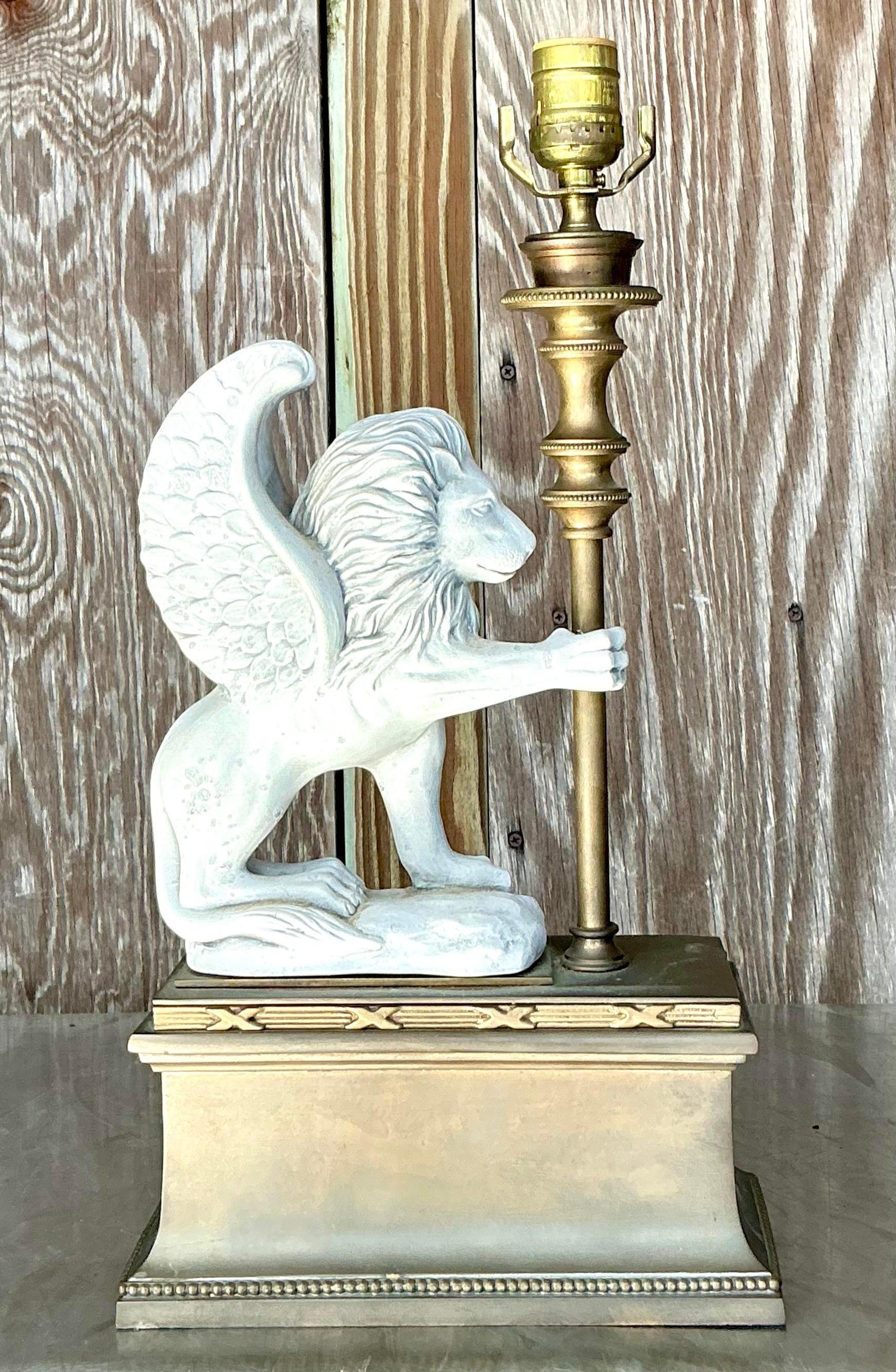 Vintage Neoclassical Chapman Winged Lion Lamp In Good Condition For Sale In West Palm Beach, FL