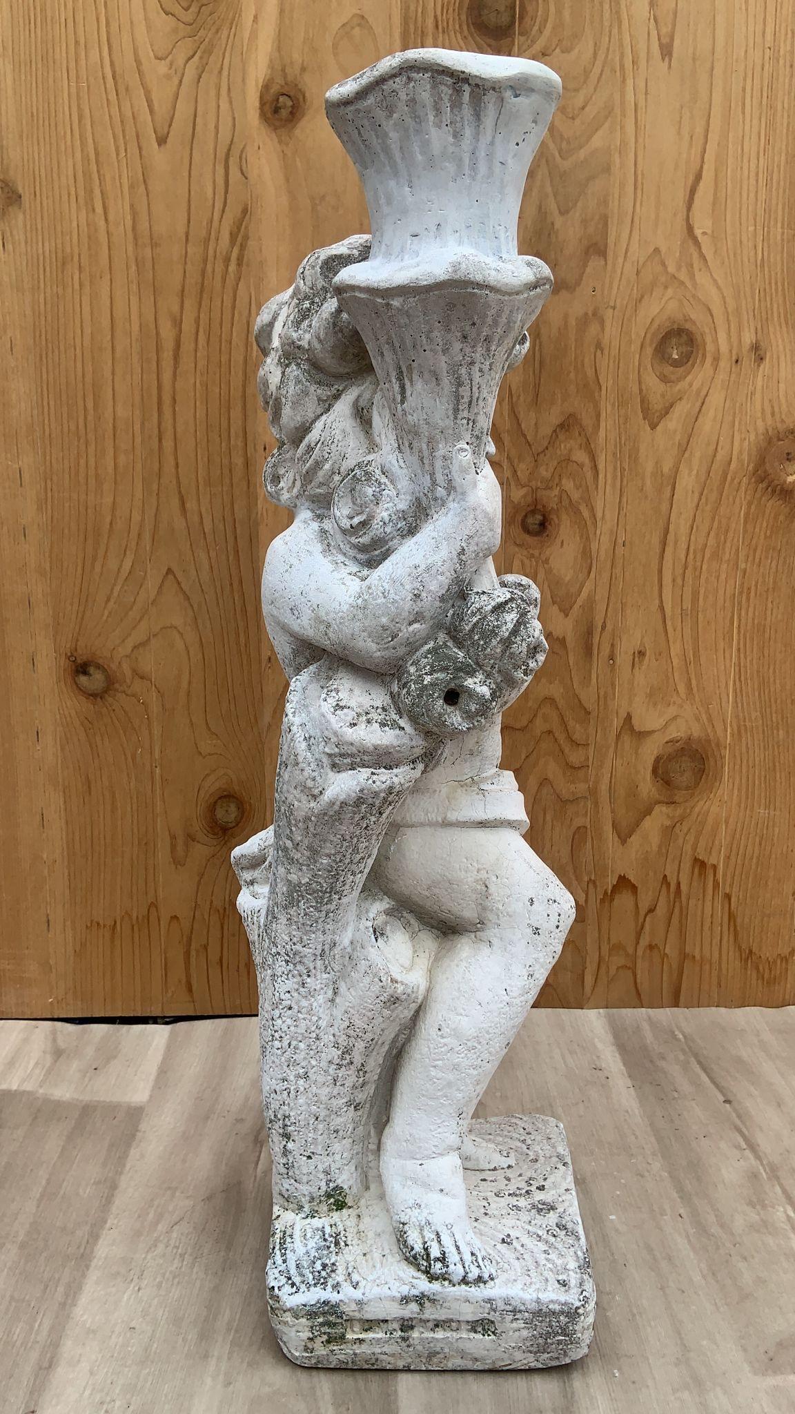 Néoclassique Statue de jardin néoclassique vintage d'un chérubin/de Patti en vente