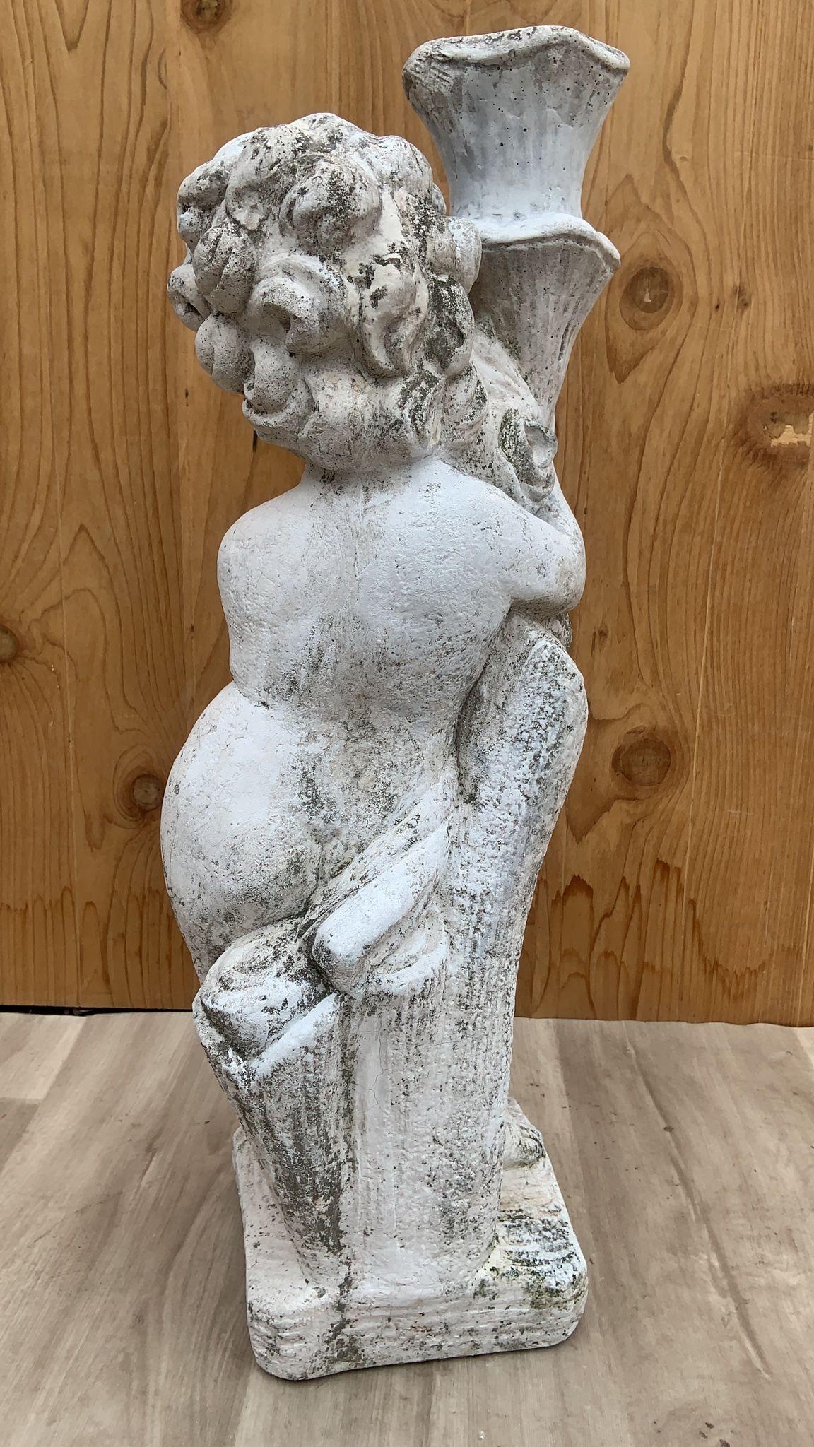 Argile Statue de jardin néoclassique vintage d'un chérubin/de Patti en vente