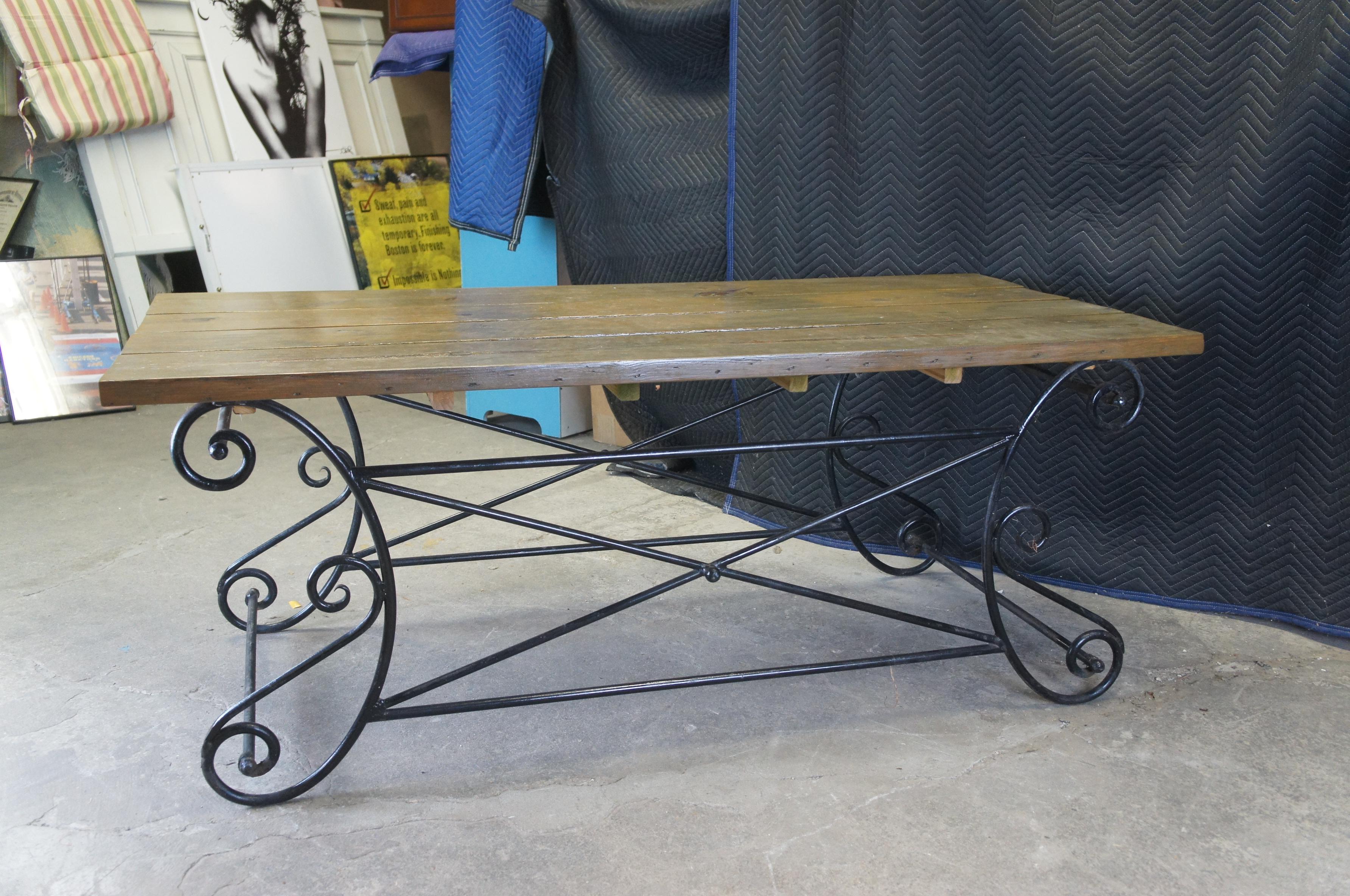 Table de salle à manger d'extérieur en fer à volutes néoclassique directoire vintage 72
