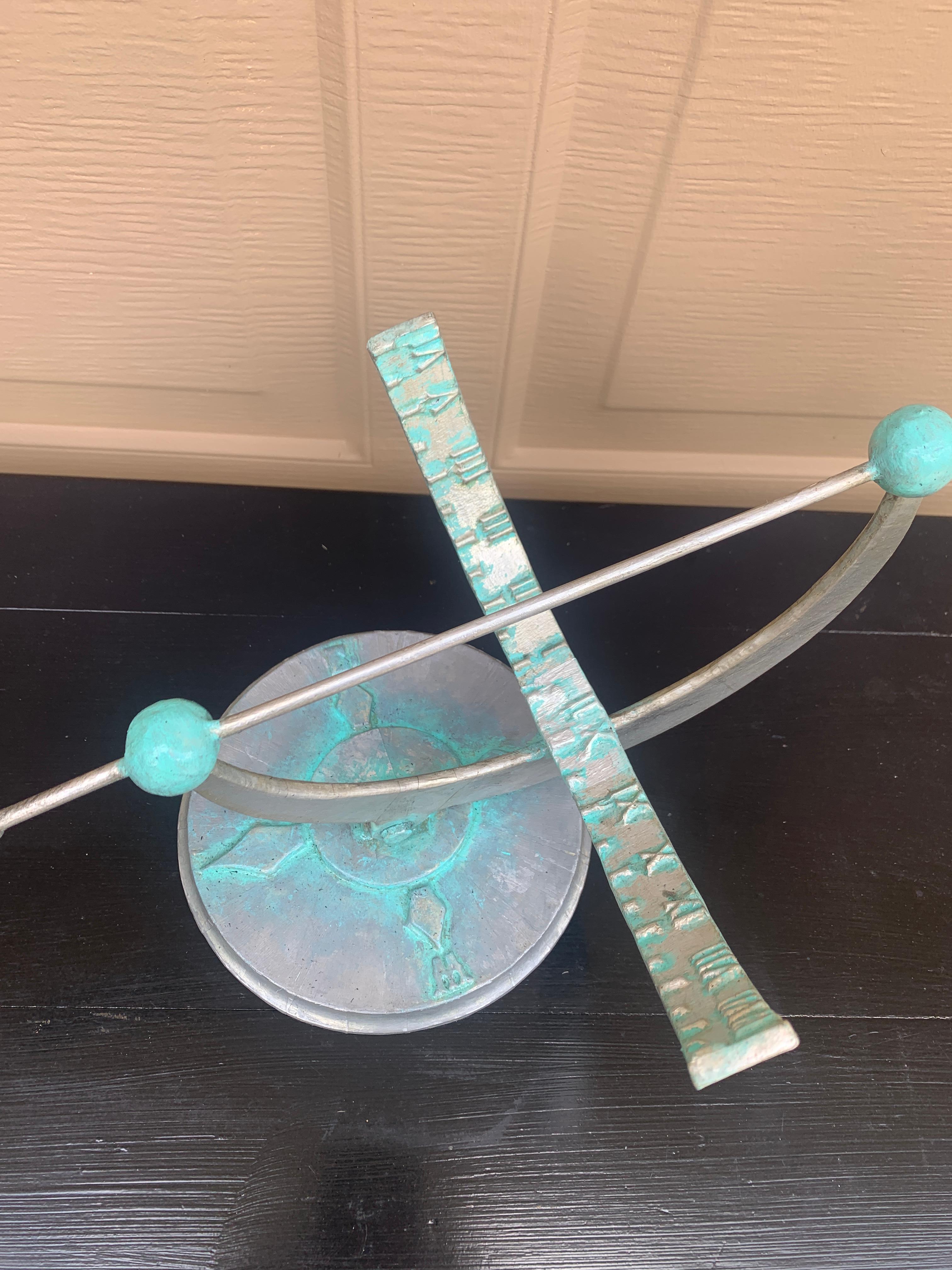 Vintage Neoklassische Französisch Land Metall Garten Armillary Sonnenuhr im Zustand „Gut“ im Angebot in Elkhart, IN