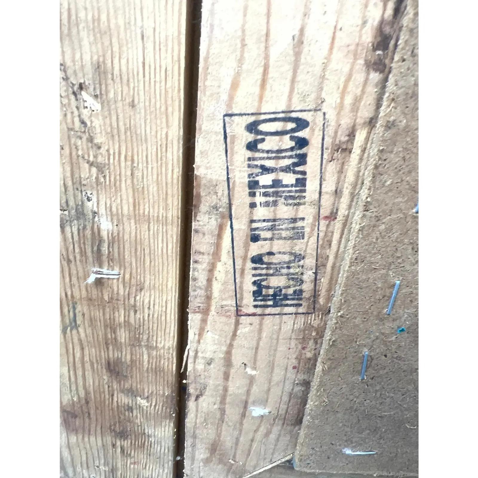 Specchio da parete neoclassico d'epoca in legno dorato con cresta a conchiglia e finiture nere in vendita 6