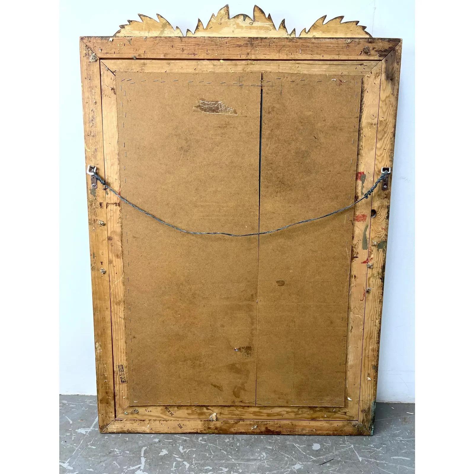 Specchio da parete neoclassico d'epoca in legno dorato con cresta a conchiglia e finiture nere in vendita 1