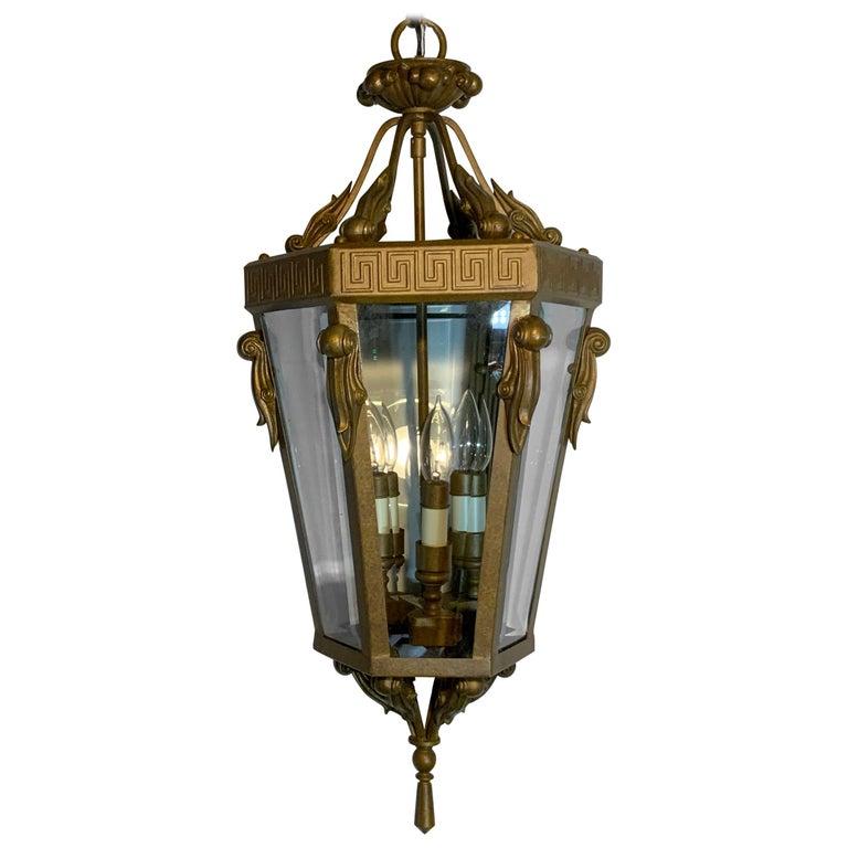 Lampadario neoclassico d'epoca a lanterna esagonale in metallo con chiave greca in vendita 7