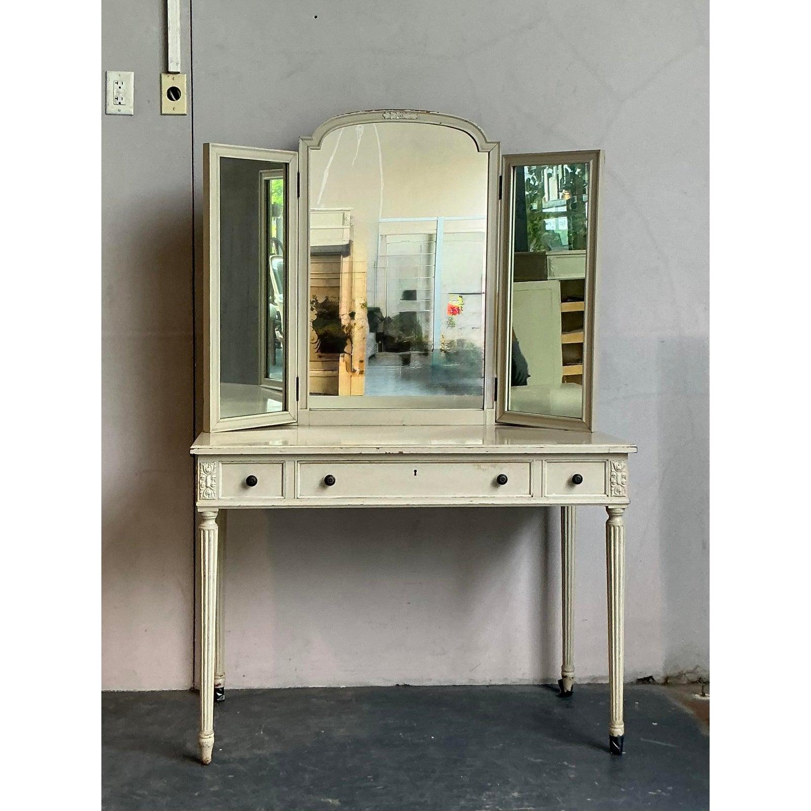 American Vintage Neoclassical Irving and Casson Davenport Mirror Vanity For Sale