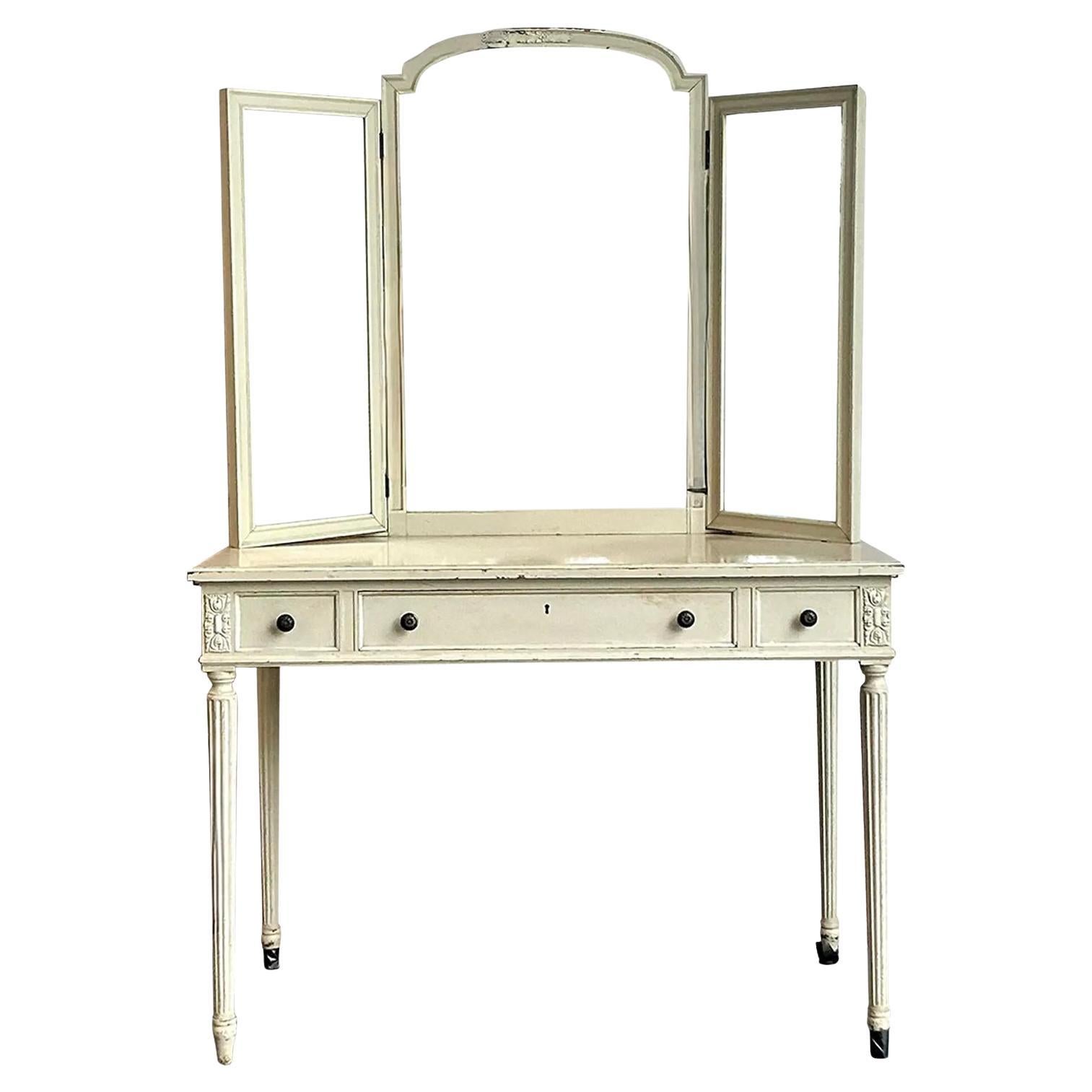 Vintage Neoclassical Irving and Casson Davenport Mirror Vanity For Sale
