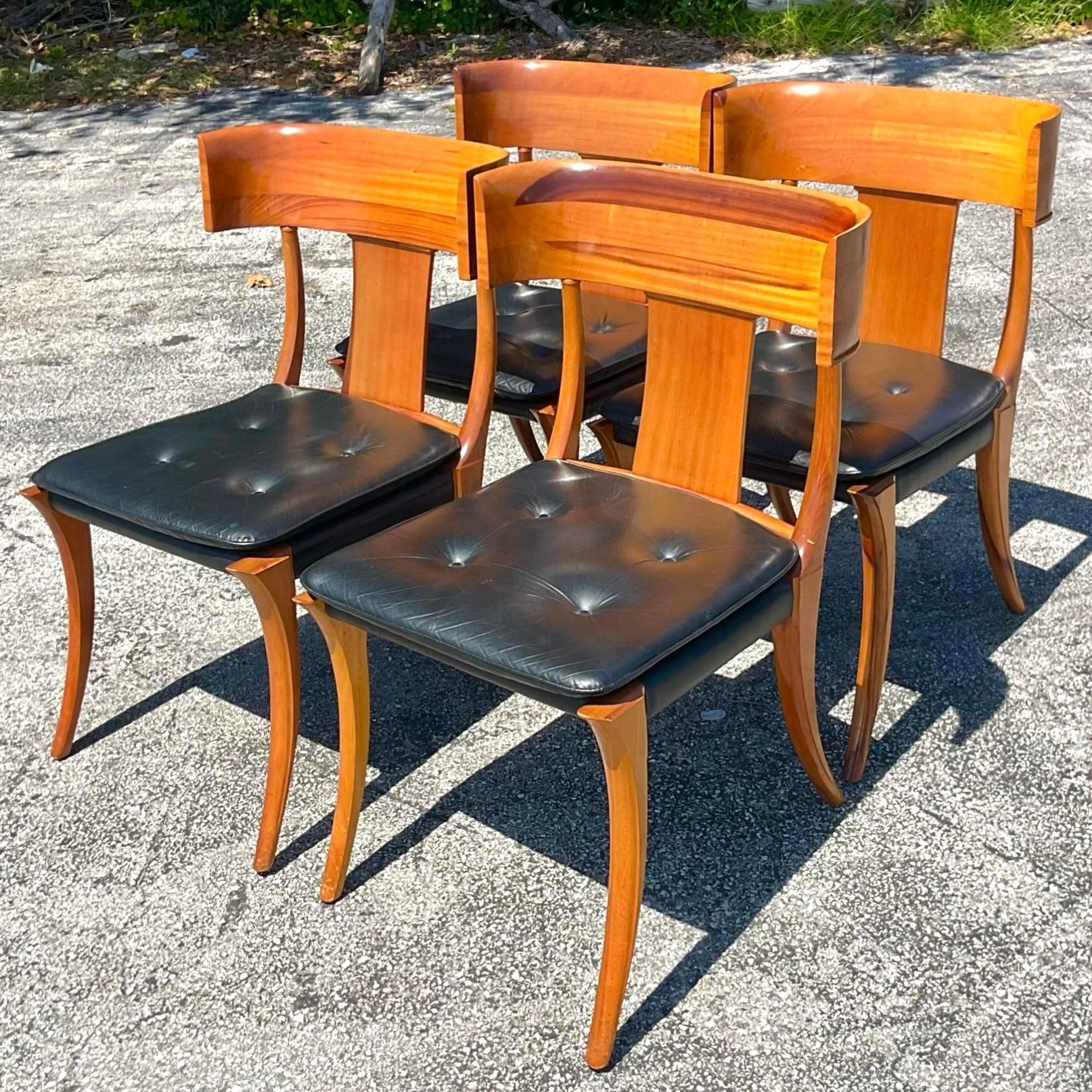 Chaises de salle à manger Klismos vintage néoclassiques d'après Kipp Stuart - lot de 4 en vente 2