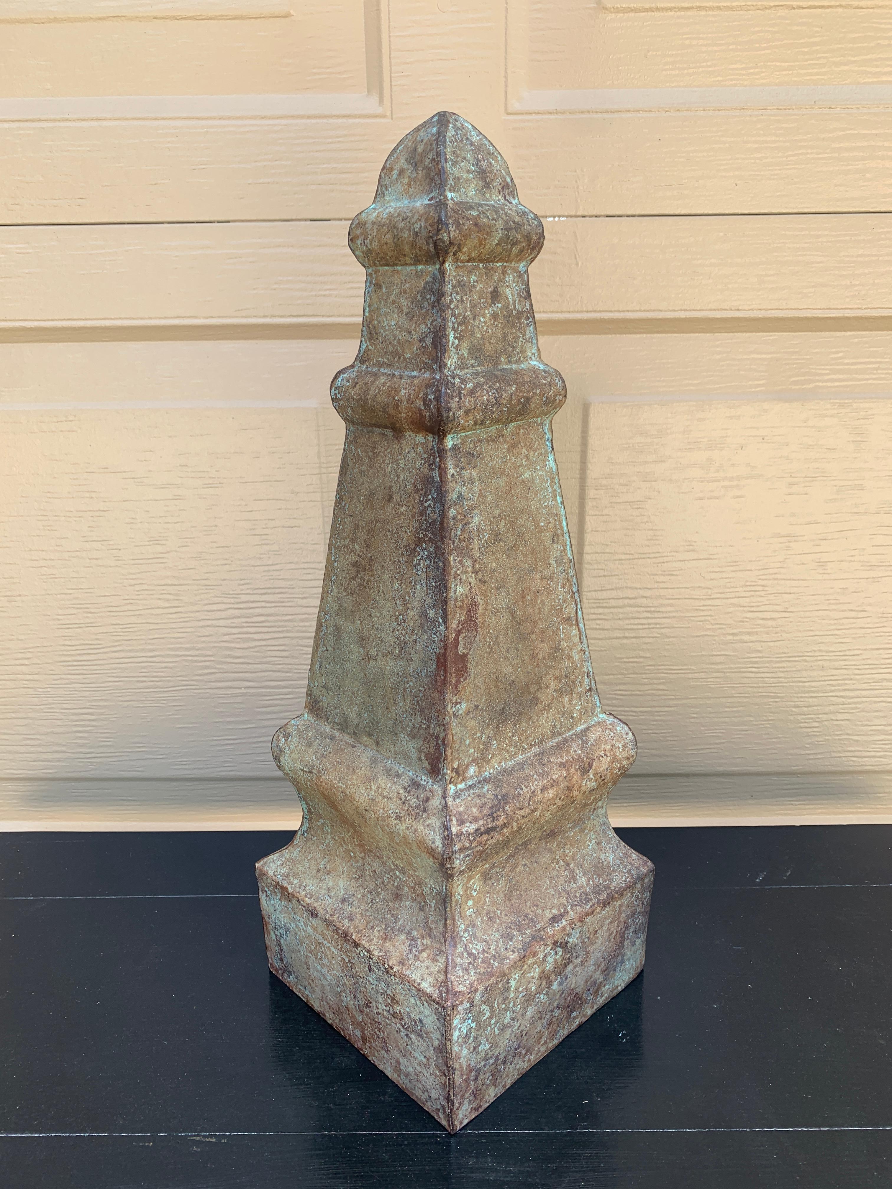 Vintage Neoklassischen Metall Garten Finial oder Obelisk im Zustand „Gut“ im Angebot in Elkhart, IN