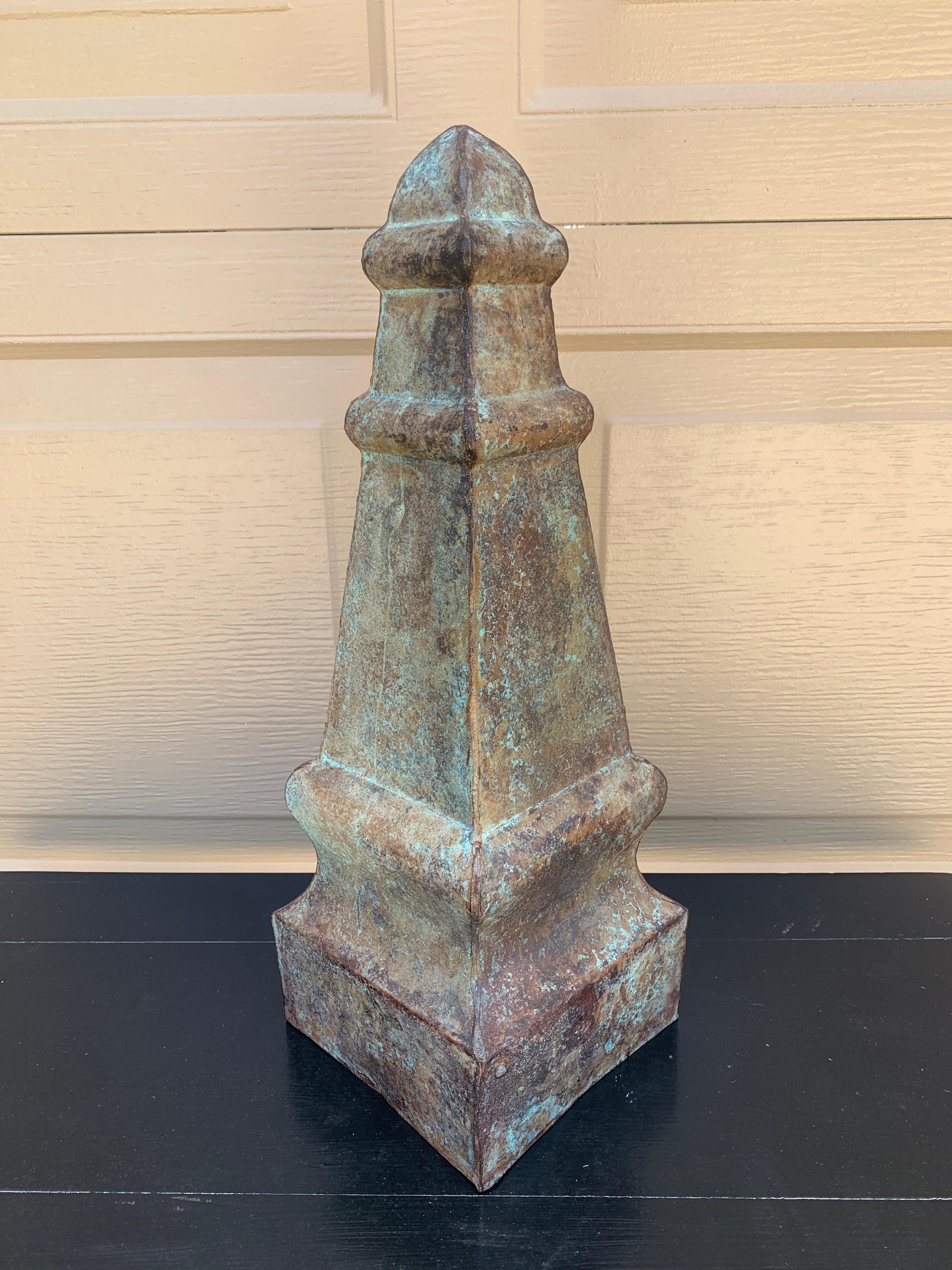 Vintage Neoklassischen Metall Garten Finial oder Obelisk im Angebot 3