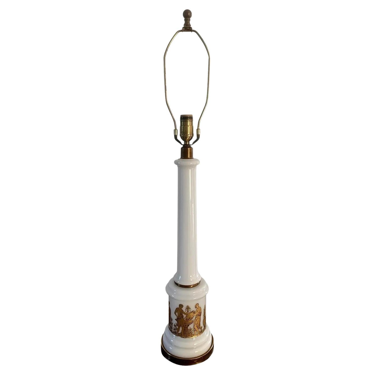 Lampe de bureau néoclassique vintage en opaline en vente