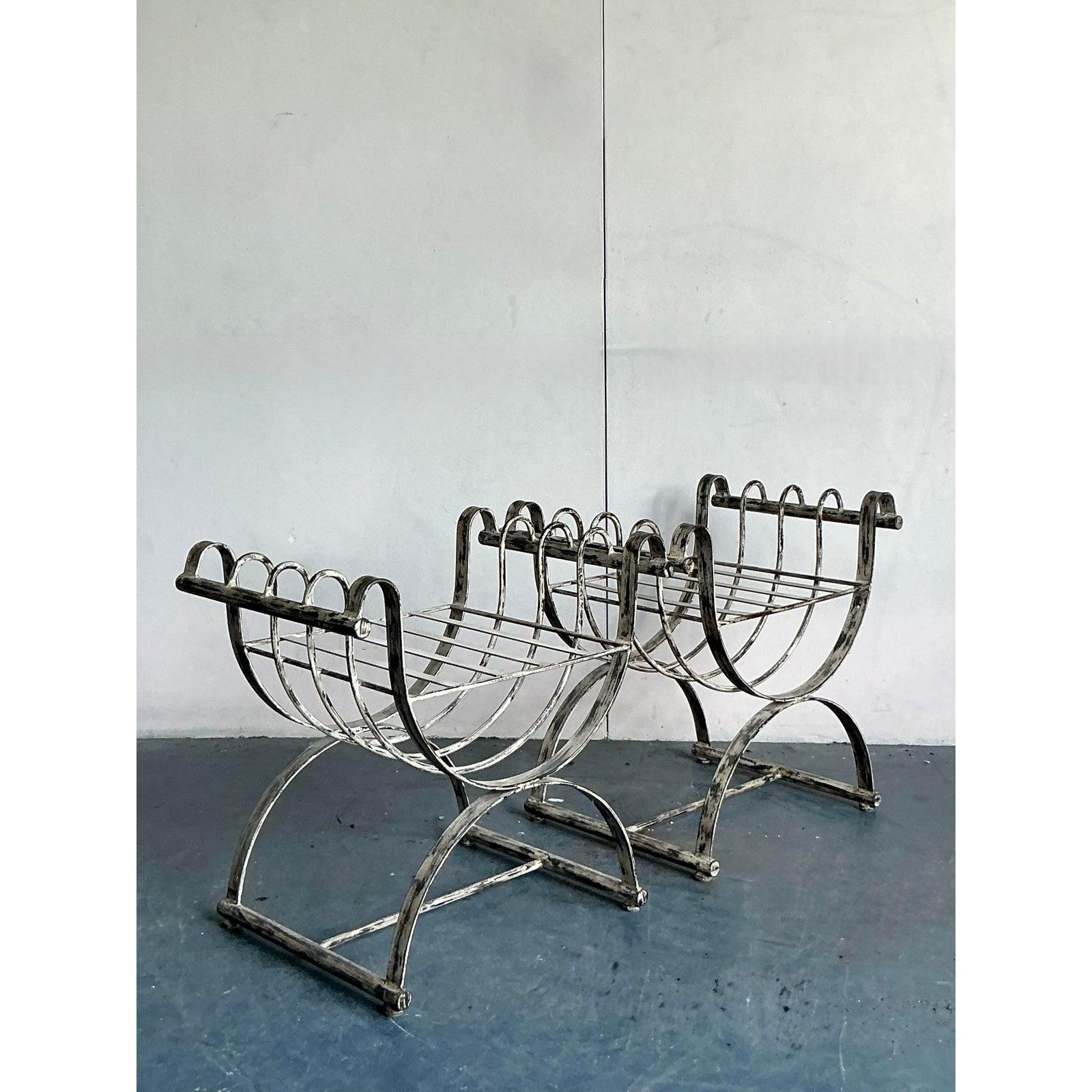 20ième siècle Vintage Neoclassical Patinated Curule Bench - A Pair en vente