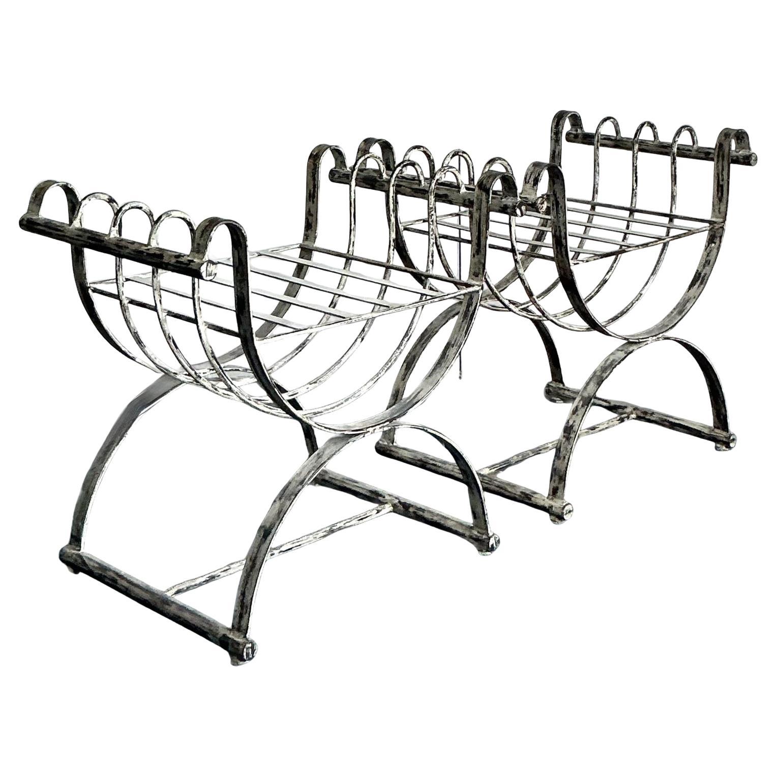 Vintage Neoclassical Patinated Curule Bench - A Pair en vente