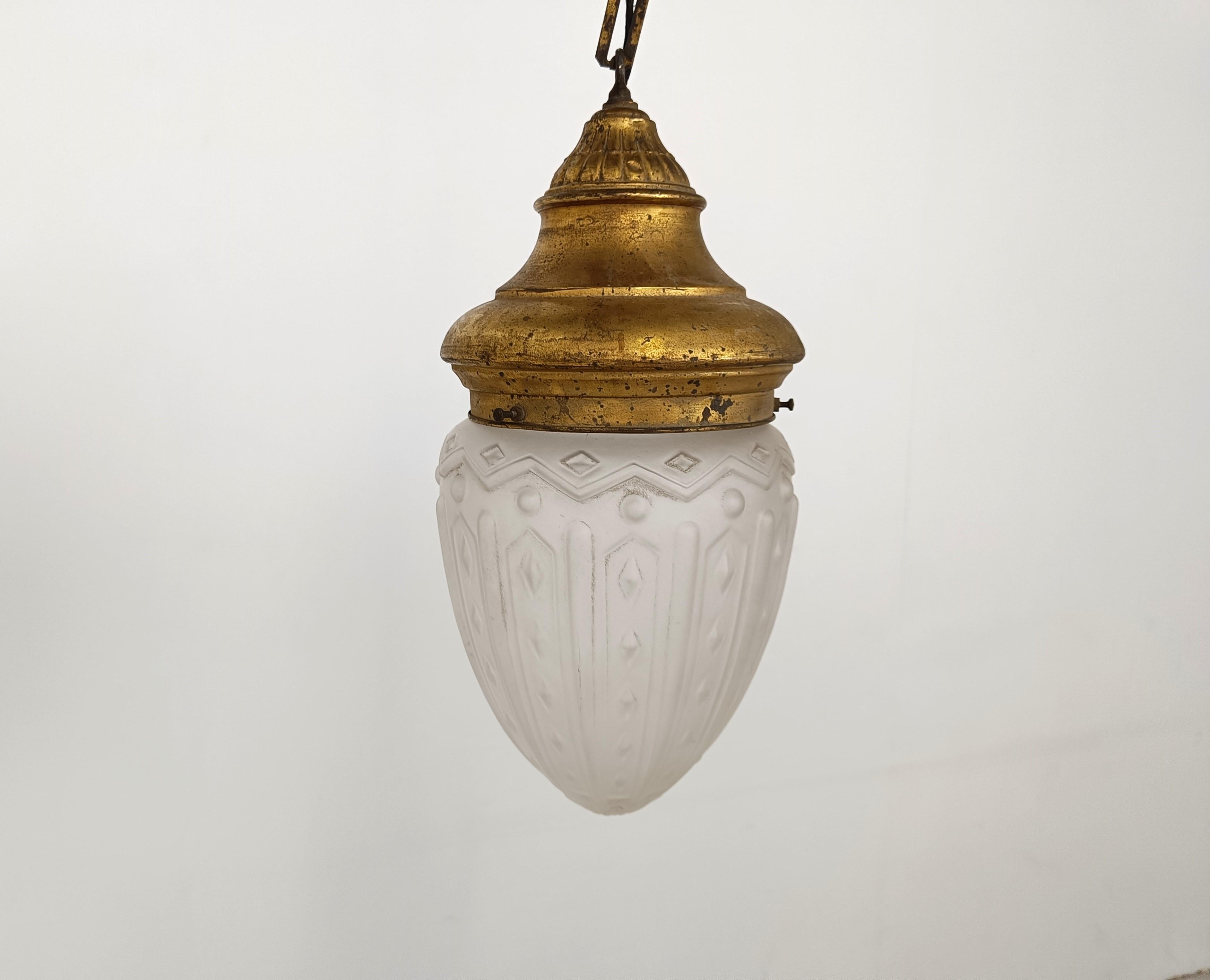 Vintage neoclassical pendant light, 1950s In Good Condition For Sale In HEVERLEE, BE