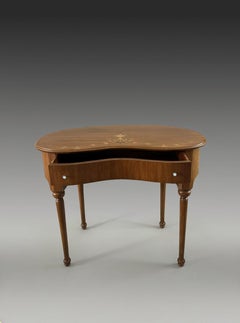 Scrivania vintage in stile neoclassico, in legno massello, a forma di rene con intarsio