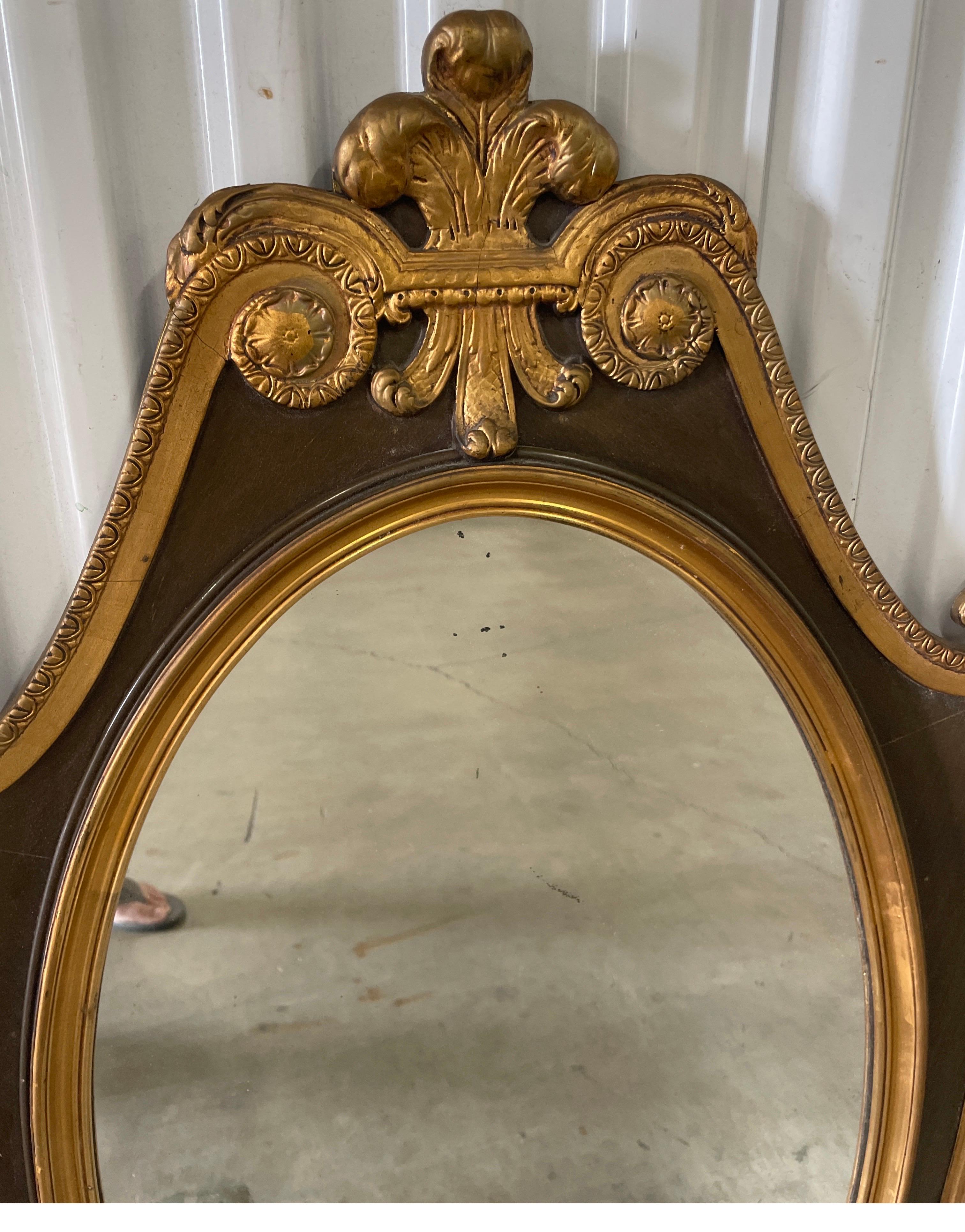 Specchio ovale neoclassico a forma di scudo d'epoca in vendita 1