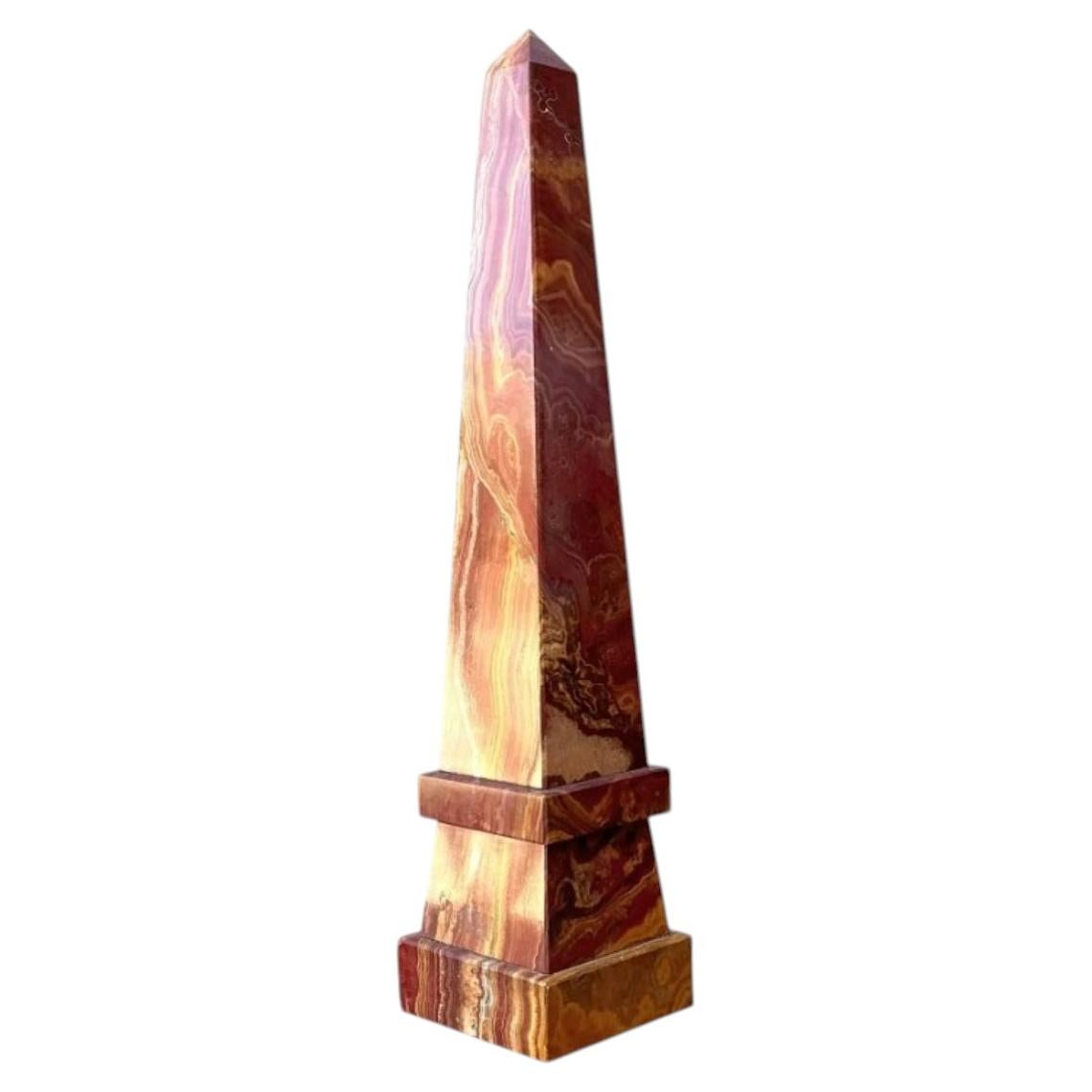 Obelisco de piedra neoclásico vintage en venta