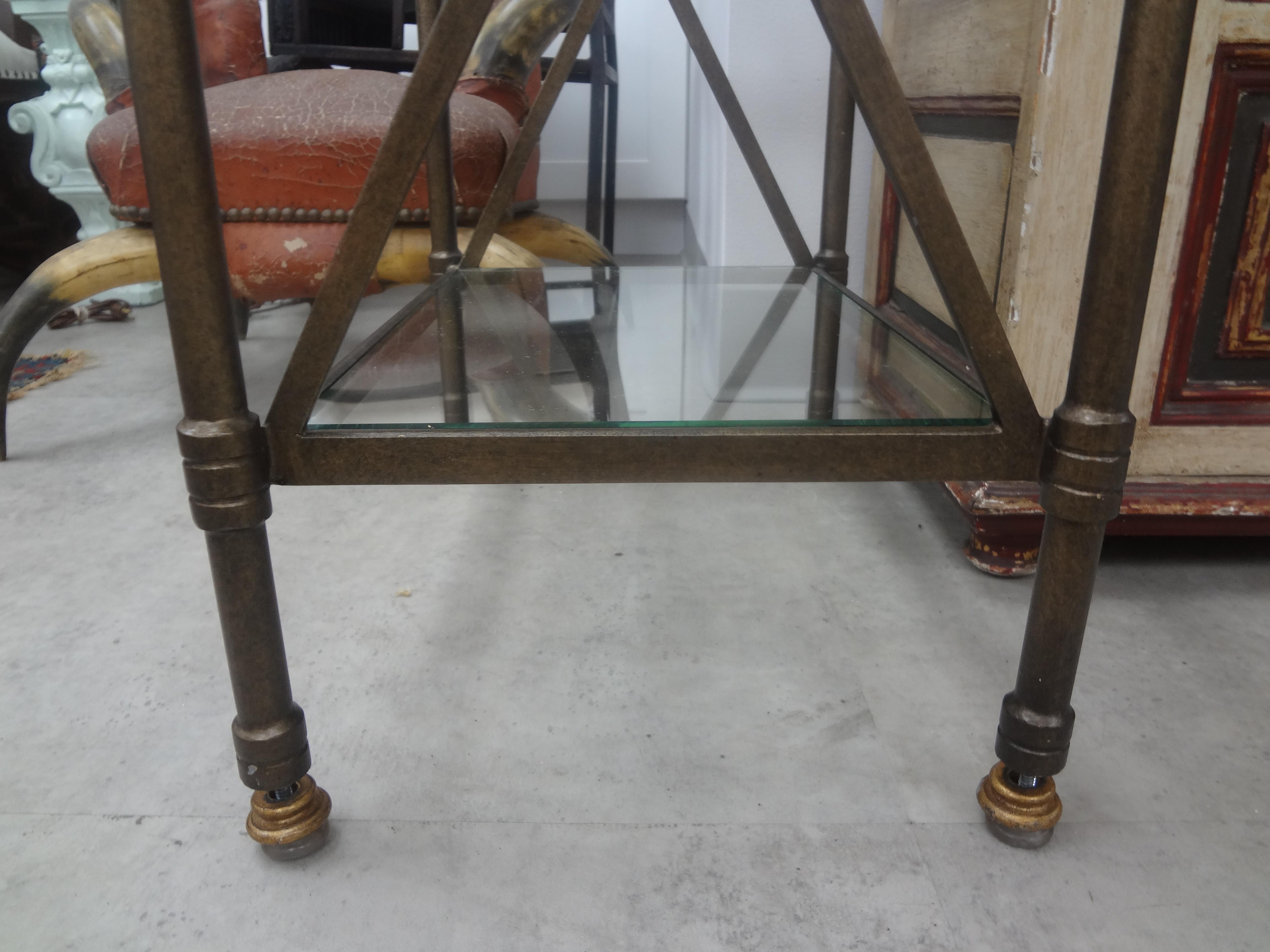 Französischer Vintage-Tisch aus Bronze und Eisen im neoklassischen Stil im Angebot 3
