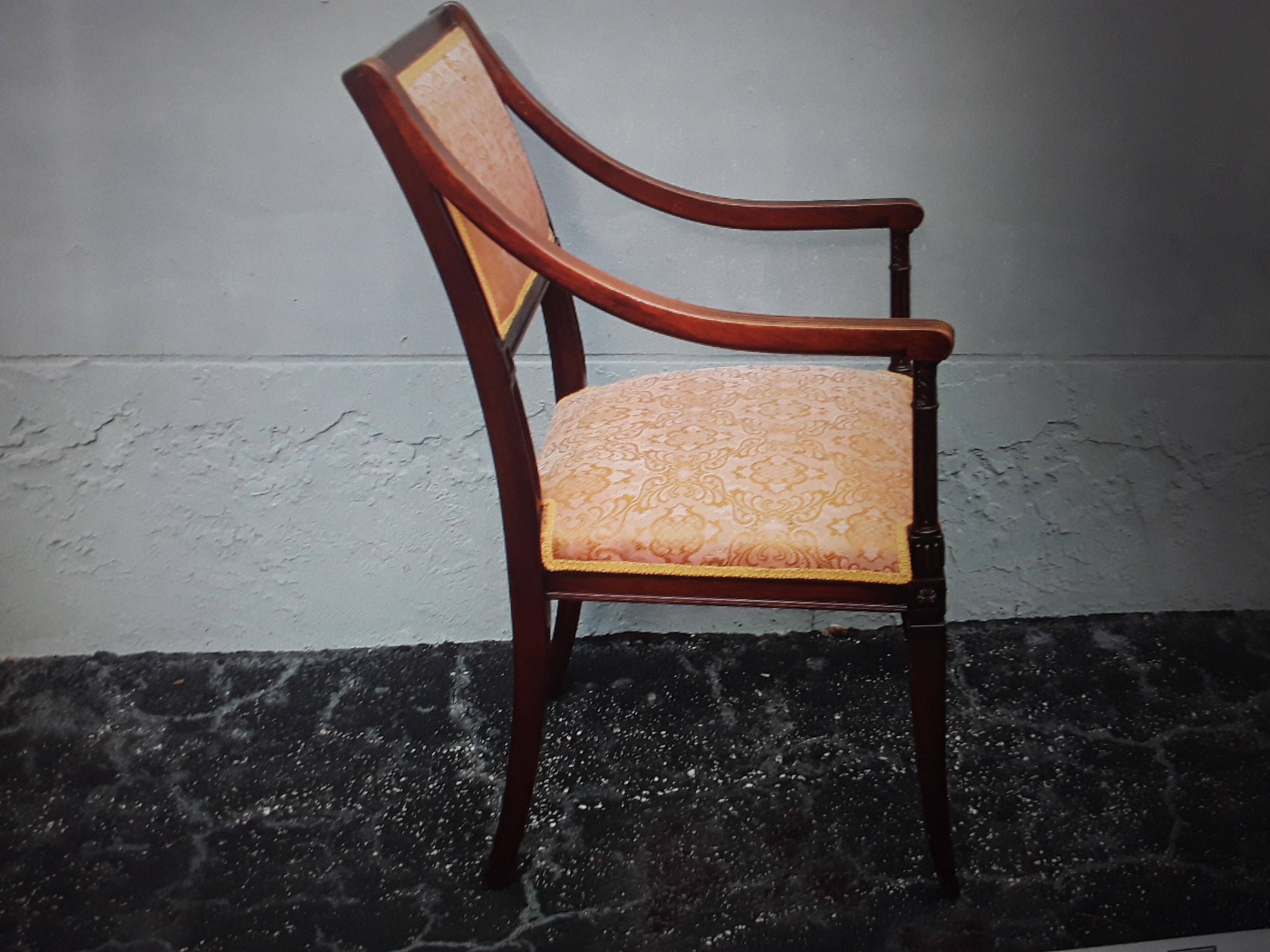 Vintage Neoklassischen Stil geschnitzt Wood Side Chair / Rosa Gelb / Gold Textil im Angebot 4