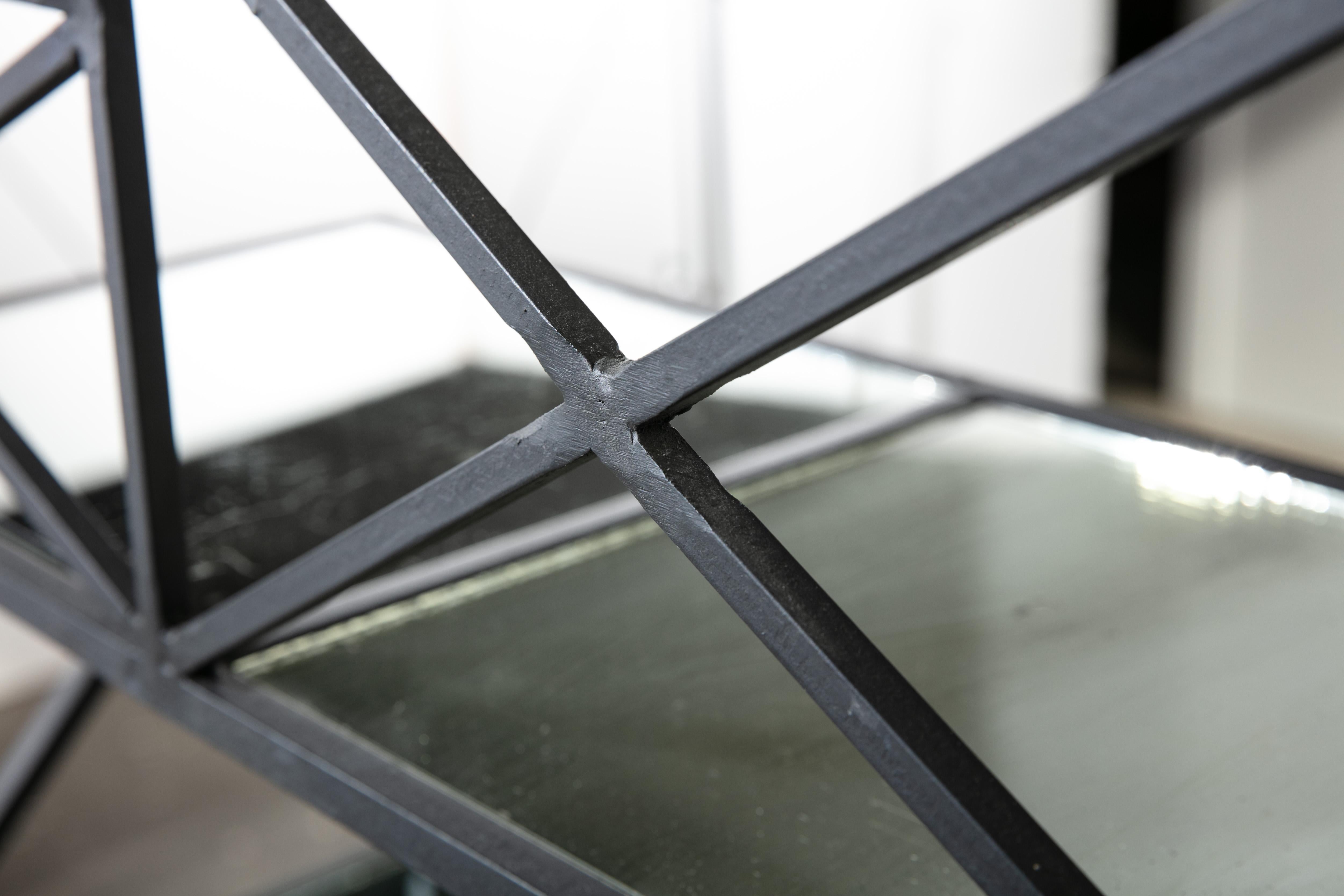 Neoklassizistische Vintage-Etagere im neoklassischen Stil mit antiken Spiegelregalen im Angebot 7