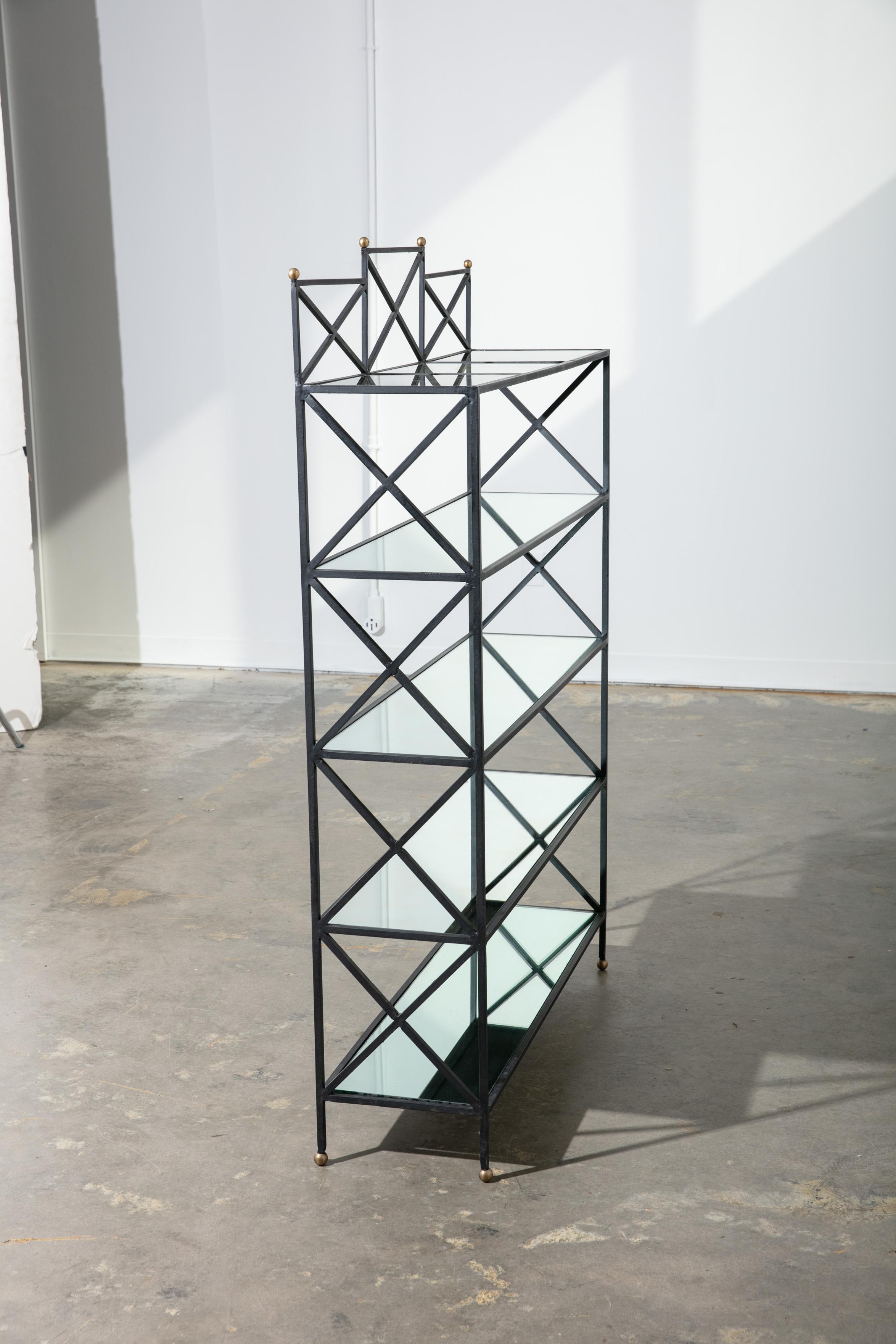 Neoklassizistische Vintage-Etagere im neoklassischen Stil mit antiken Spiegelregalen im Angebot 8