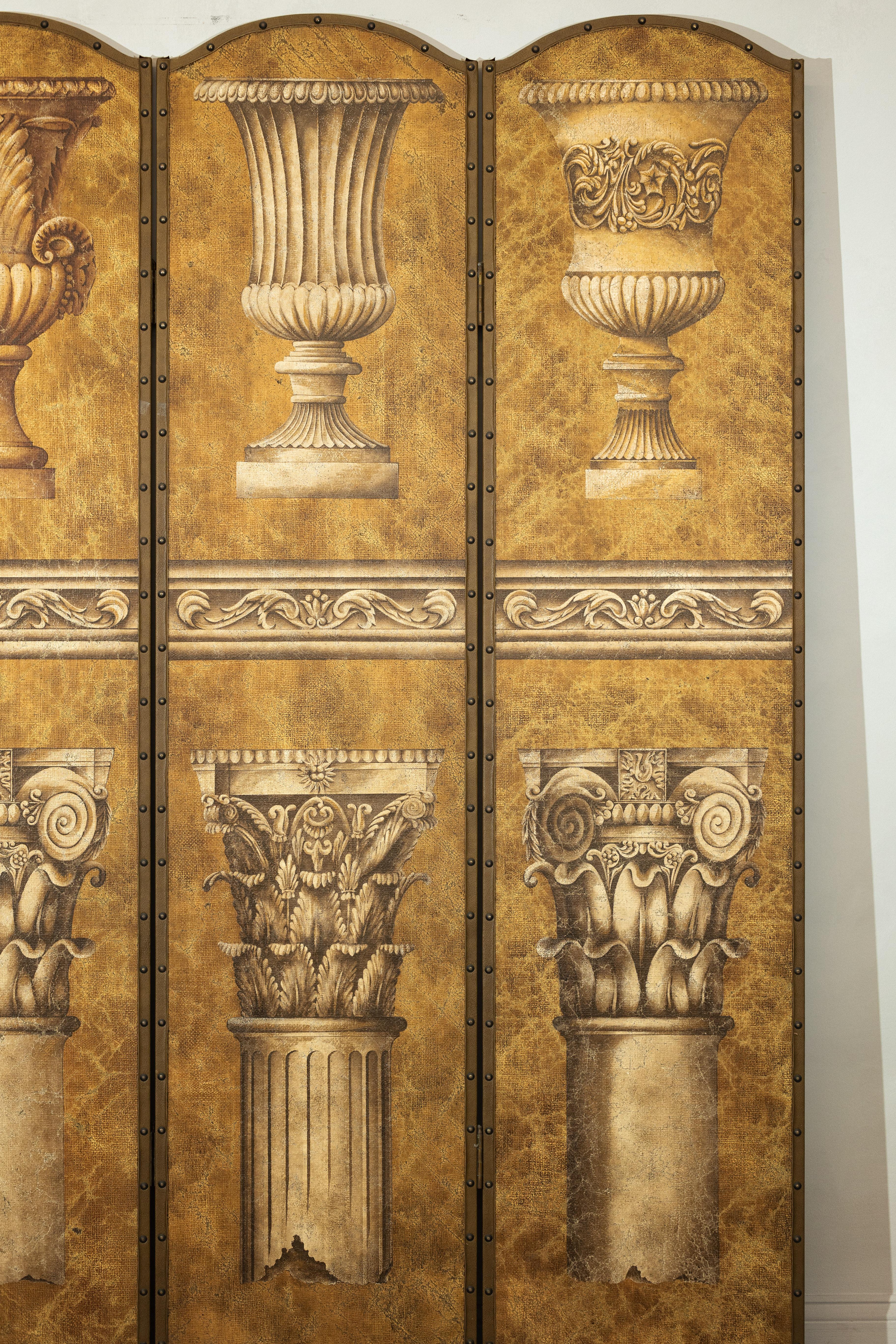 Divisorio a schermo pieghevole in stile neoclassico con motivi architettonici in vendita 6