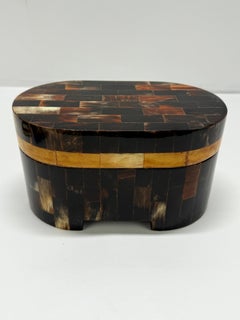 Boîte à cigares vintage en mosaïque de corne de style néoclassique par Enrique Garcel, Colombie