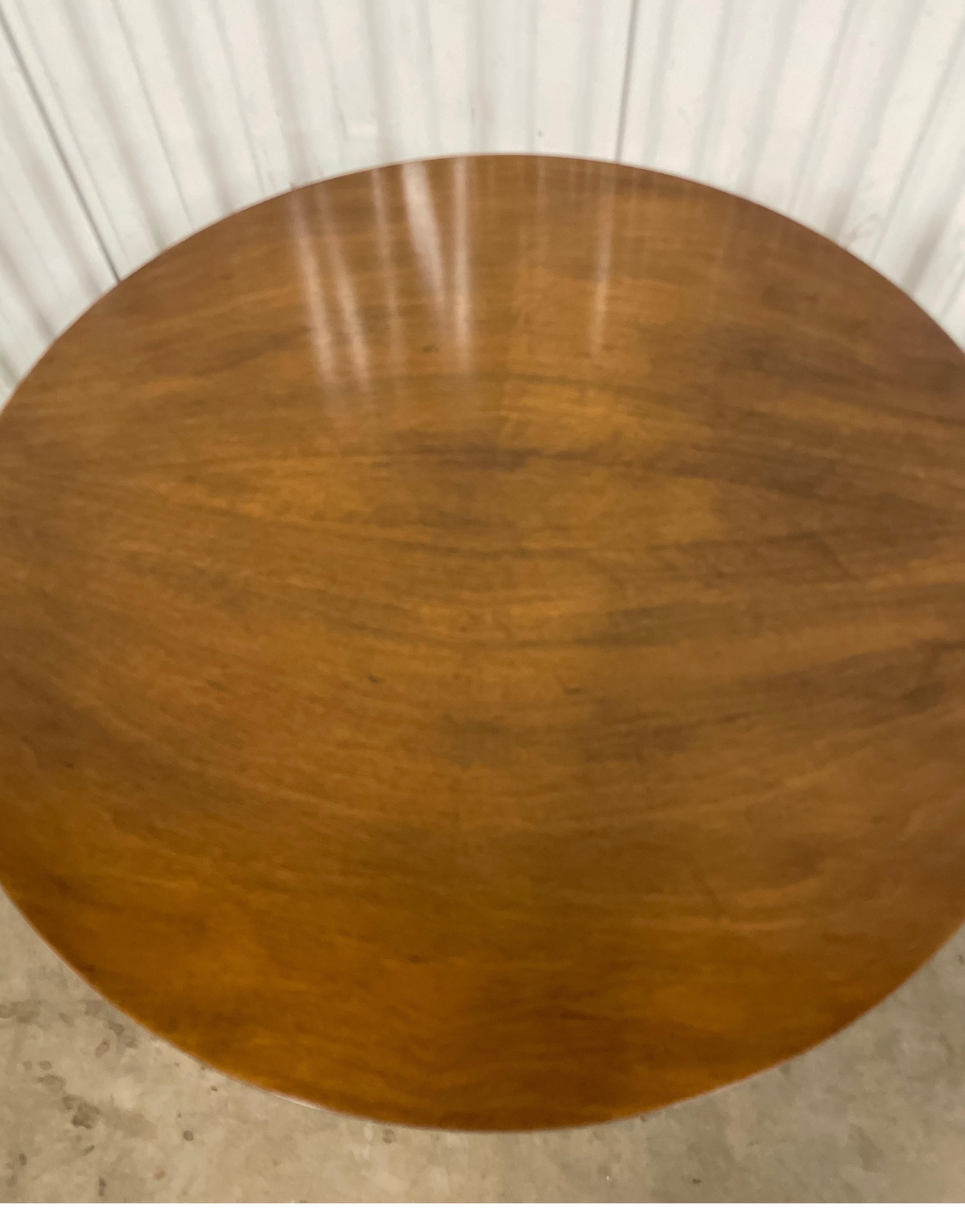 Vintage Neoclassical Style Round Side Table by Baker In Good Condition For Sale In West Palm Beach, FL
