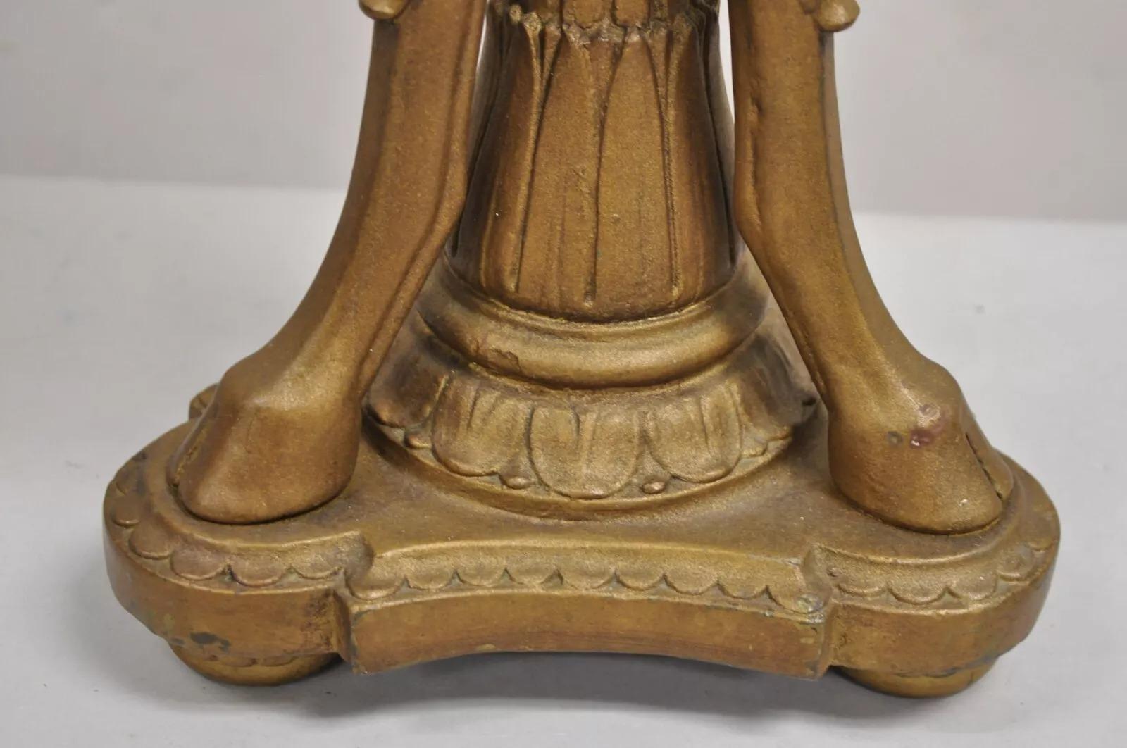 Lampada da tavolo d'epoca in stile neoclassico con triplo ariete e testa di capra rivestita d'oro in vendita 1