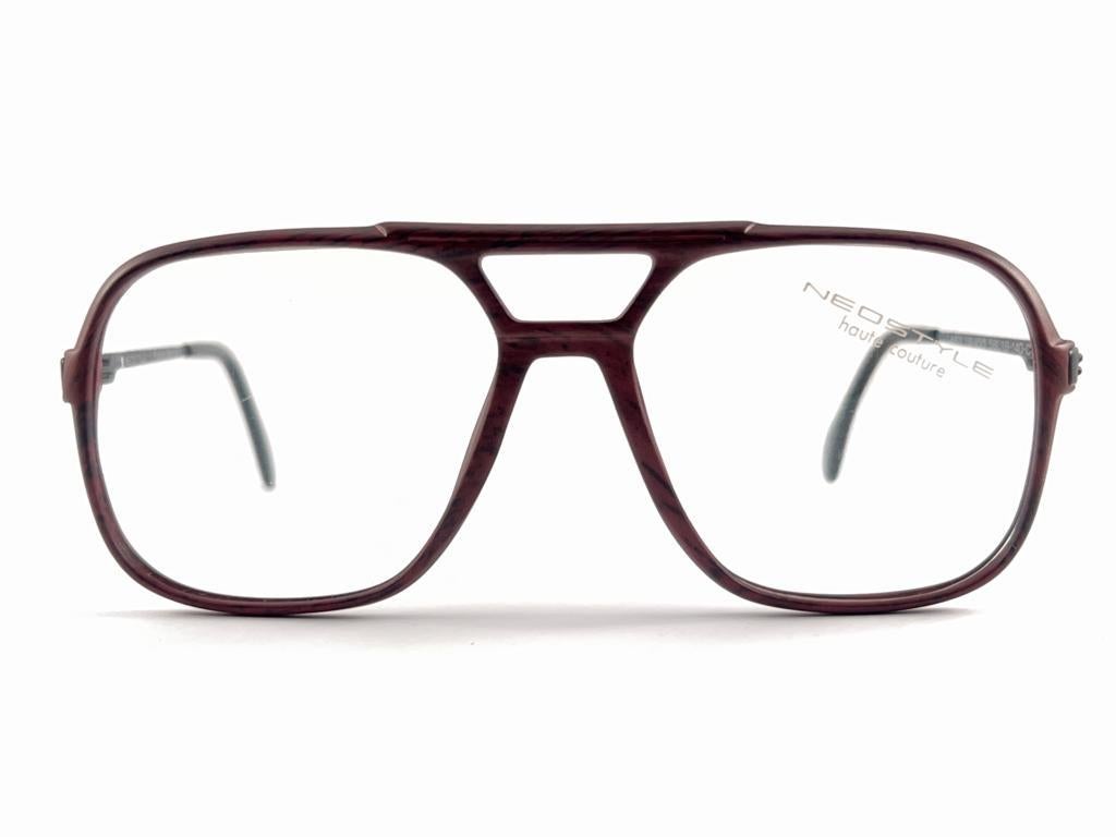 Vintage Neostyle Rotary Rx 70'S Glasses. Cool And Sturdy Mate Burgundy Frame

Amazing Quality, Superb Look. 

This Item May Show Minor Sign Of Wear Due To More Than 40 Years Of Storage



Made In Germany



Front                                     