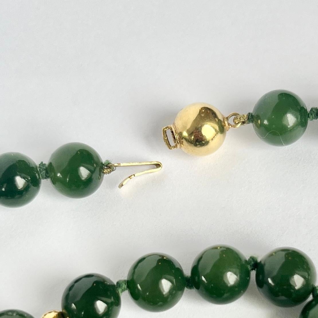Cabochon Vintage Nephrite Jade and 18 Carat Gold Bead Necklace For Sale