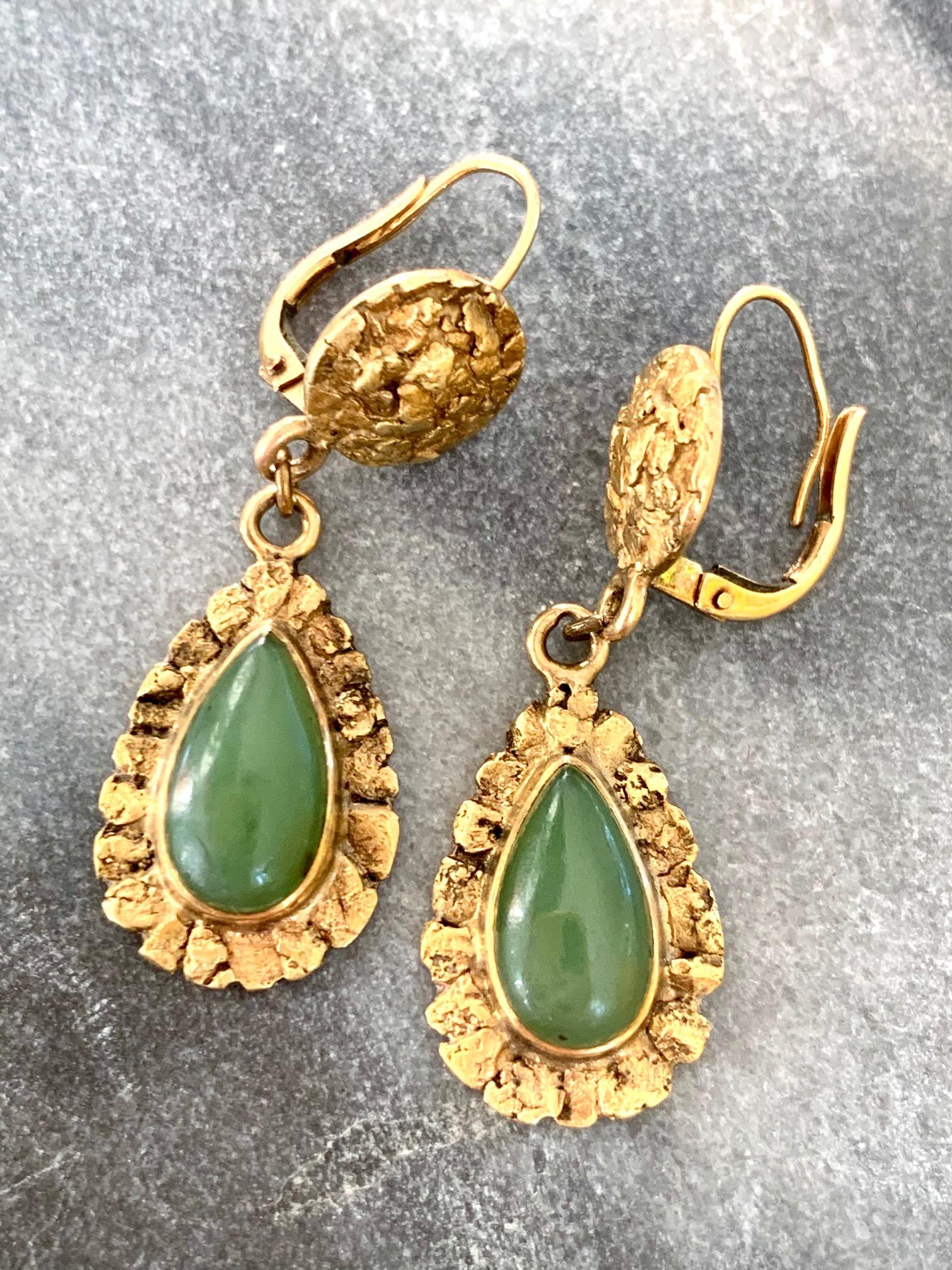 Vintage Nephrit Jade Cabochon 14 und 22 Karat Gelbgold Nugget Tropfen Ohrringe Damen