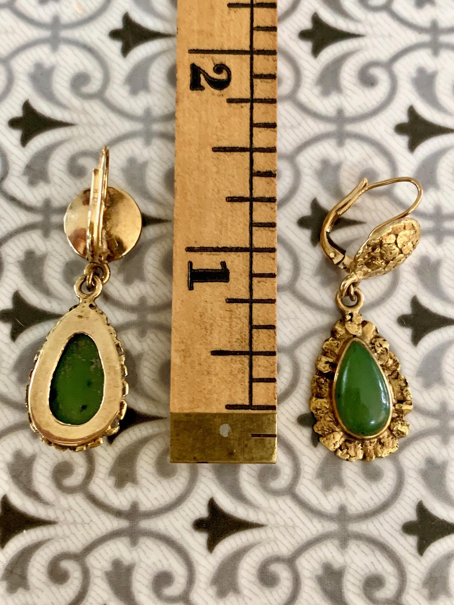 Vintage Nephrite Jade Cabochon 14 and 22 Karat Yellow Gold Nugget Drop Earrings 2