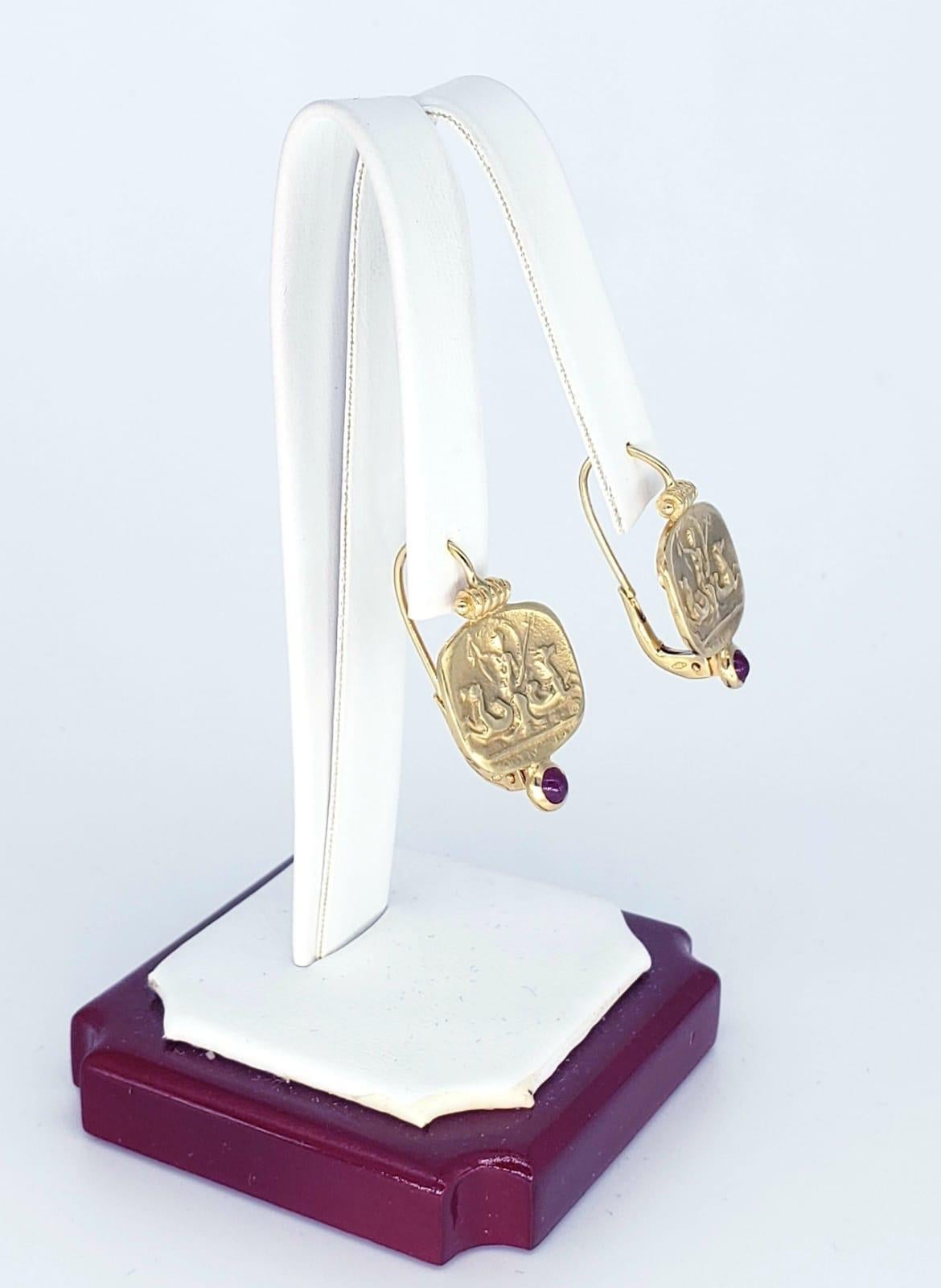 Romain classique Boucles d'oreilles en goutte vintage en rubis et pierres précieuses Neptune, Italie en vente