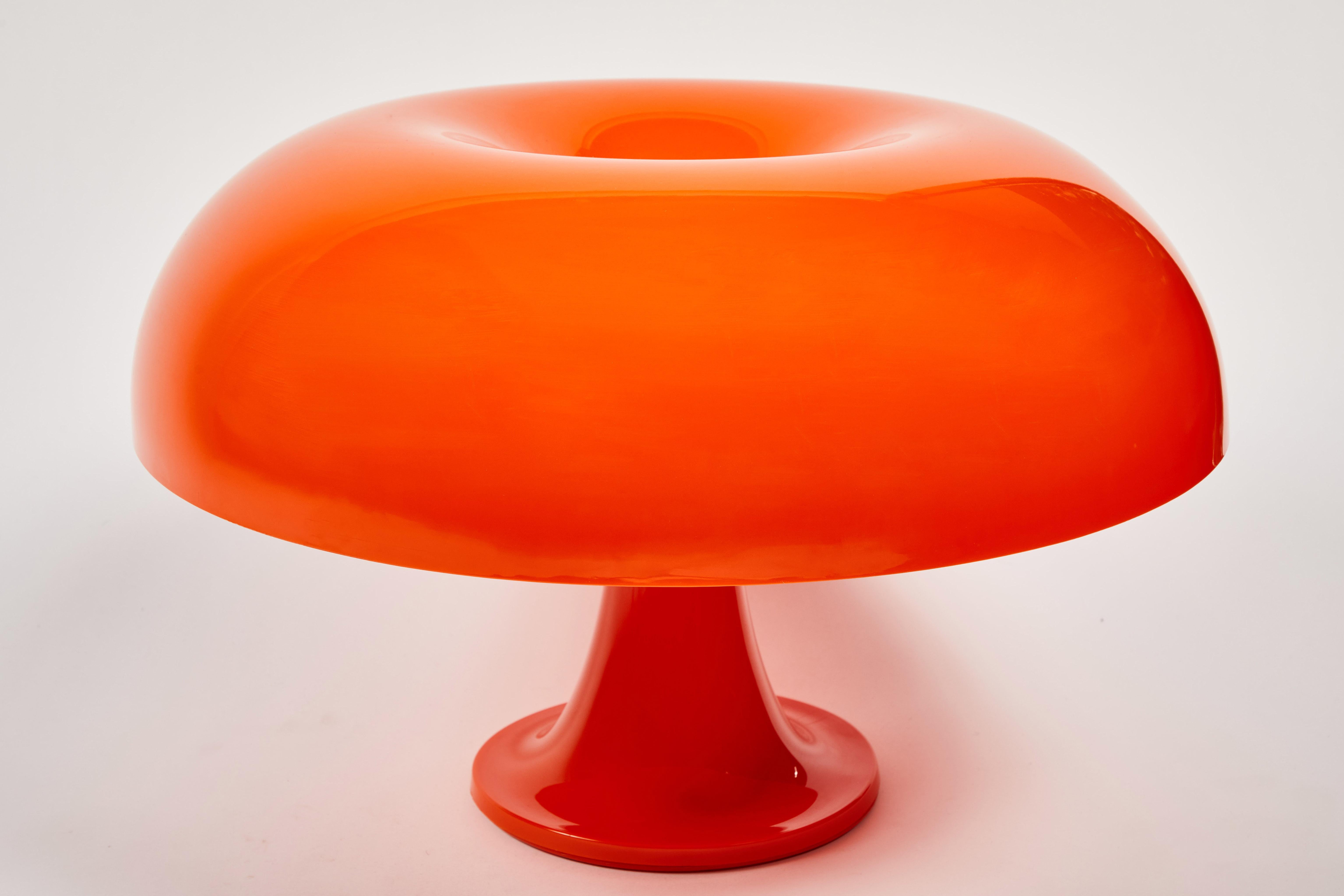 Vintage 'Nesso' table lamp re-configured to be a flush mount fixture by Giancarlo Mattioli for Artemide. Shade and base made from injection-molded ABS resin, made in Italy. In overall good condition.