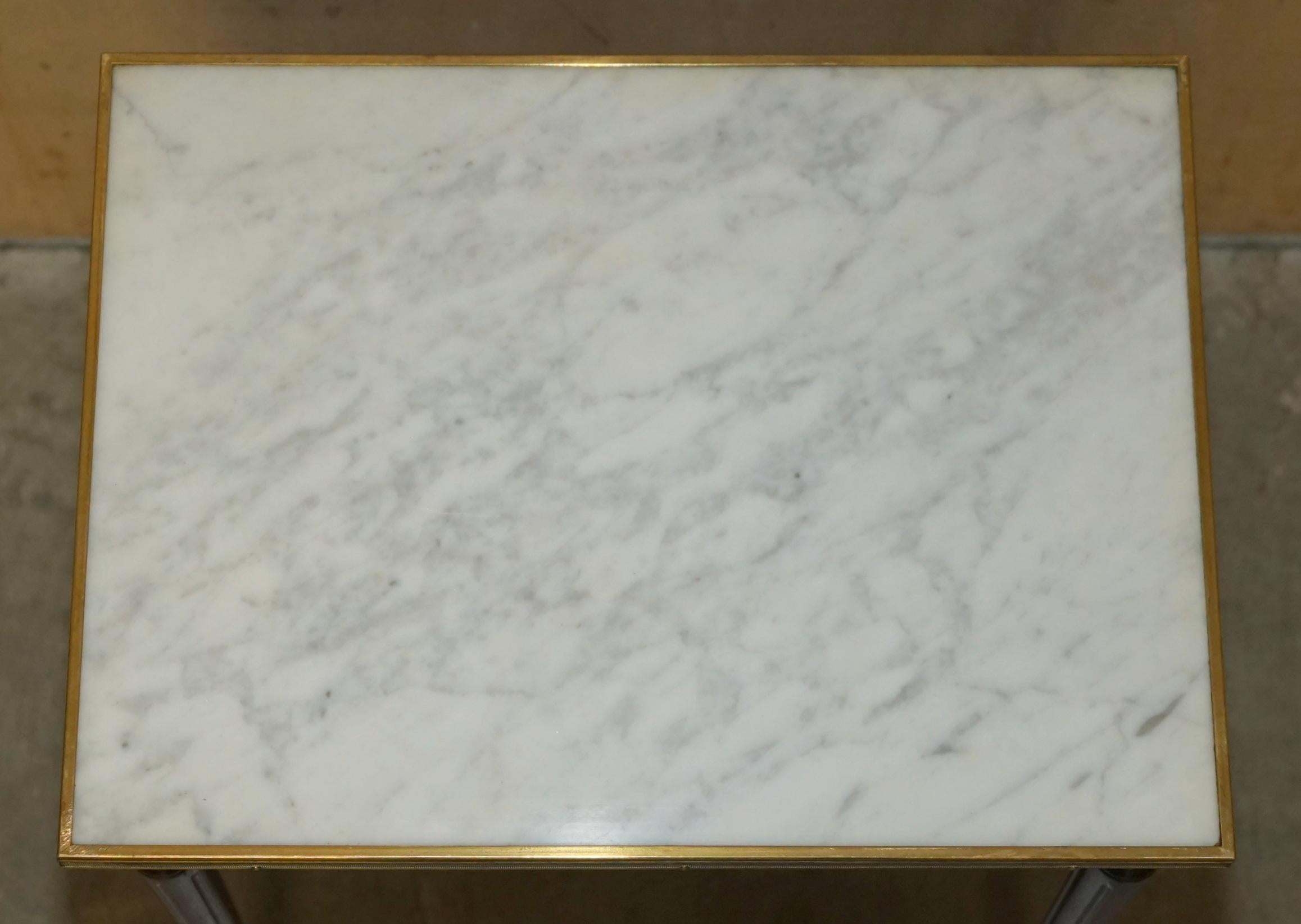 ViNTAGE NEST OF FRENCH EMPIRE HARDWORD ITALIAN CARRARA MARBLE & BRASS TABLES For Sale 3