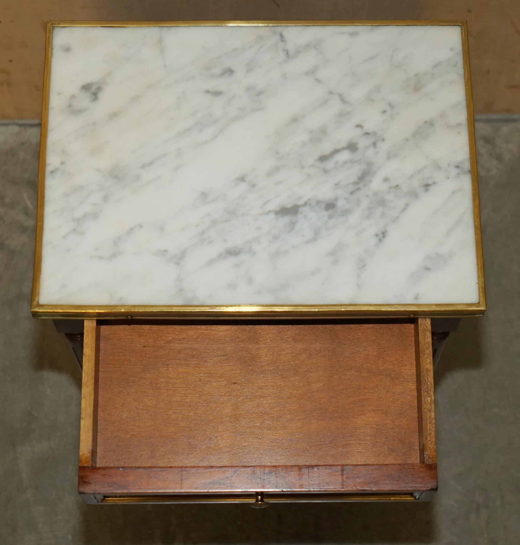ViNTAGE NEST OF FRENCH EMPIRE HARDWORD ITALIAN CARRARA MARBLE & BRASS TABLES For Sale 9