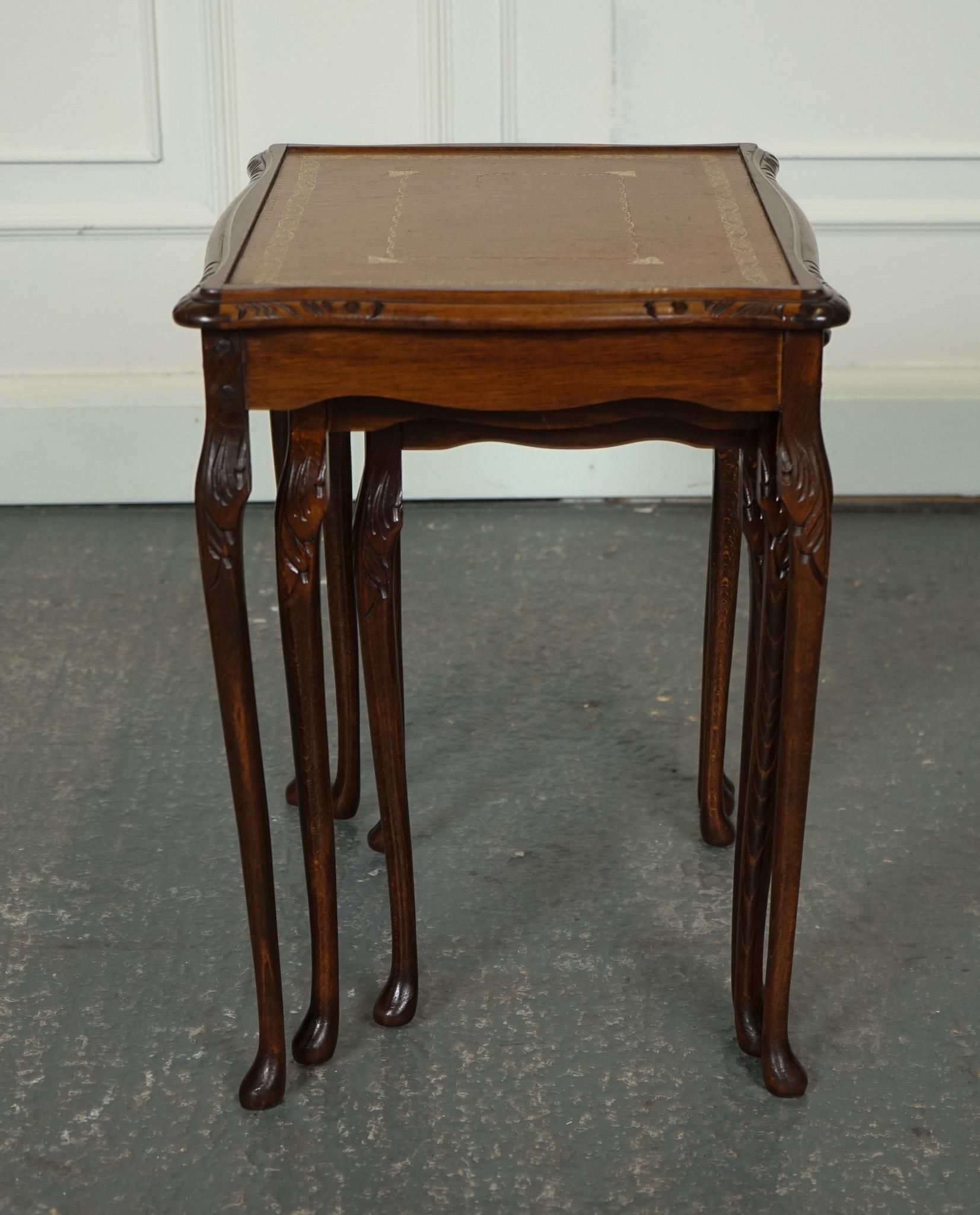 Leather VINTAGE NEST OF TABLES QUEEN ANNE STYLE LEGS WiTH BROWN EMBOSSED LEATHER TOP J1 For Sale