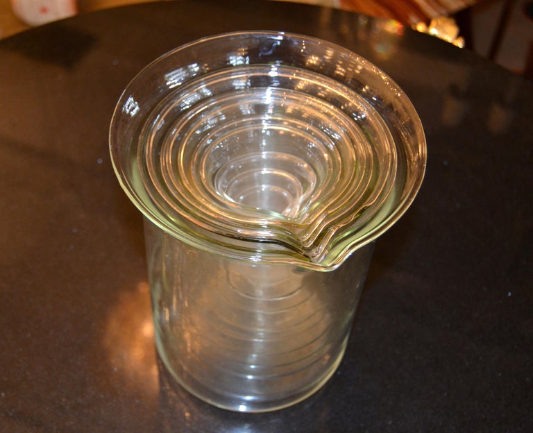 Vintage Nesting Beakers Set Pyrex Glass Graduated Measuring Cups Marked USA For Sale 4