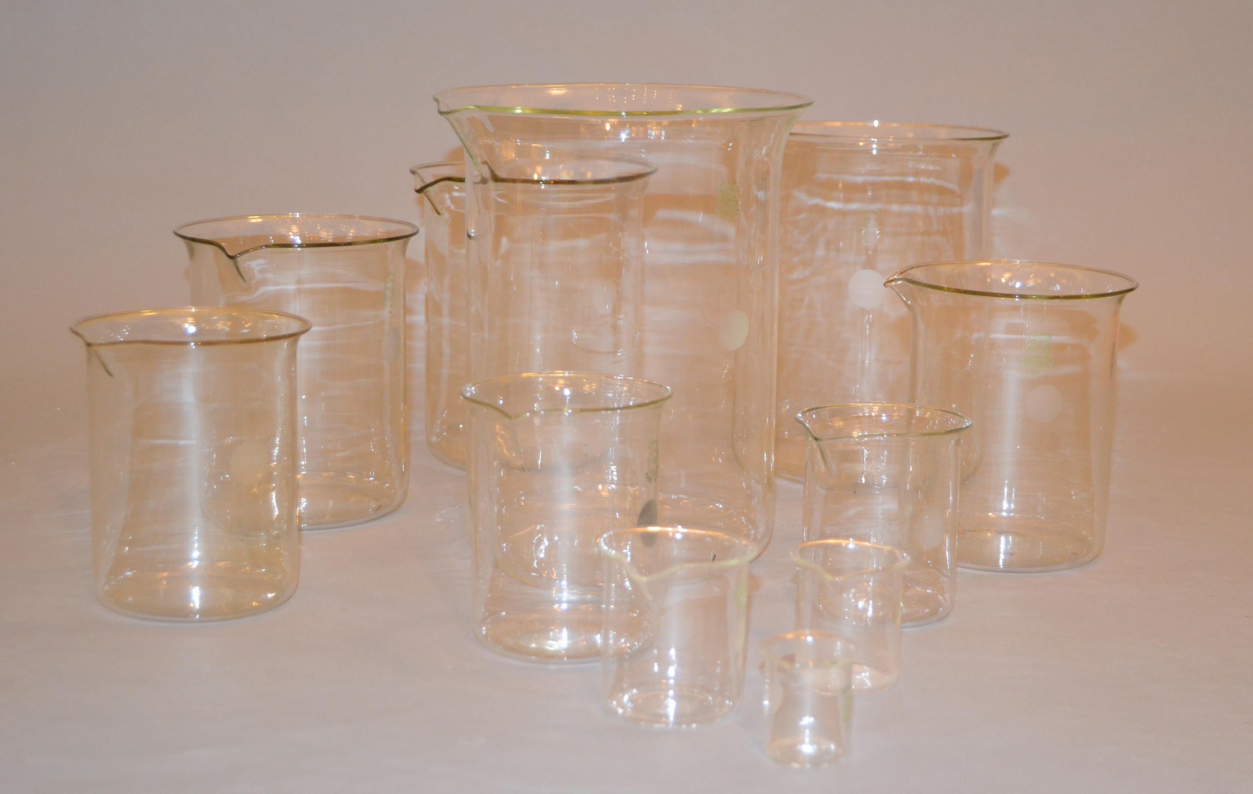 Mid-Century Modern Vintage Nesting Beakers Set Pyrex Glass Graduated Measuring Cups Marked USA