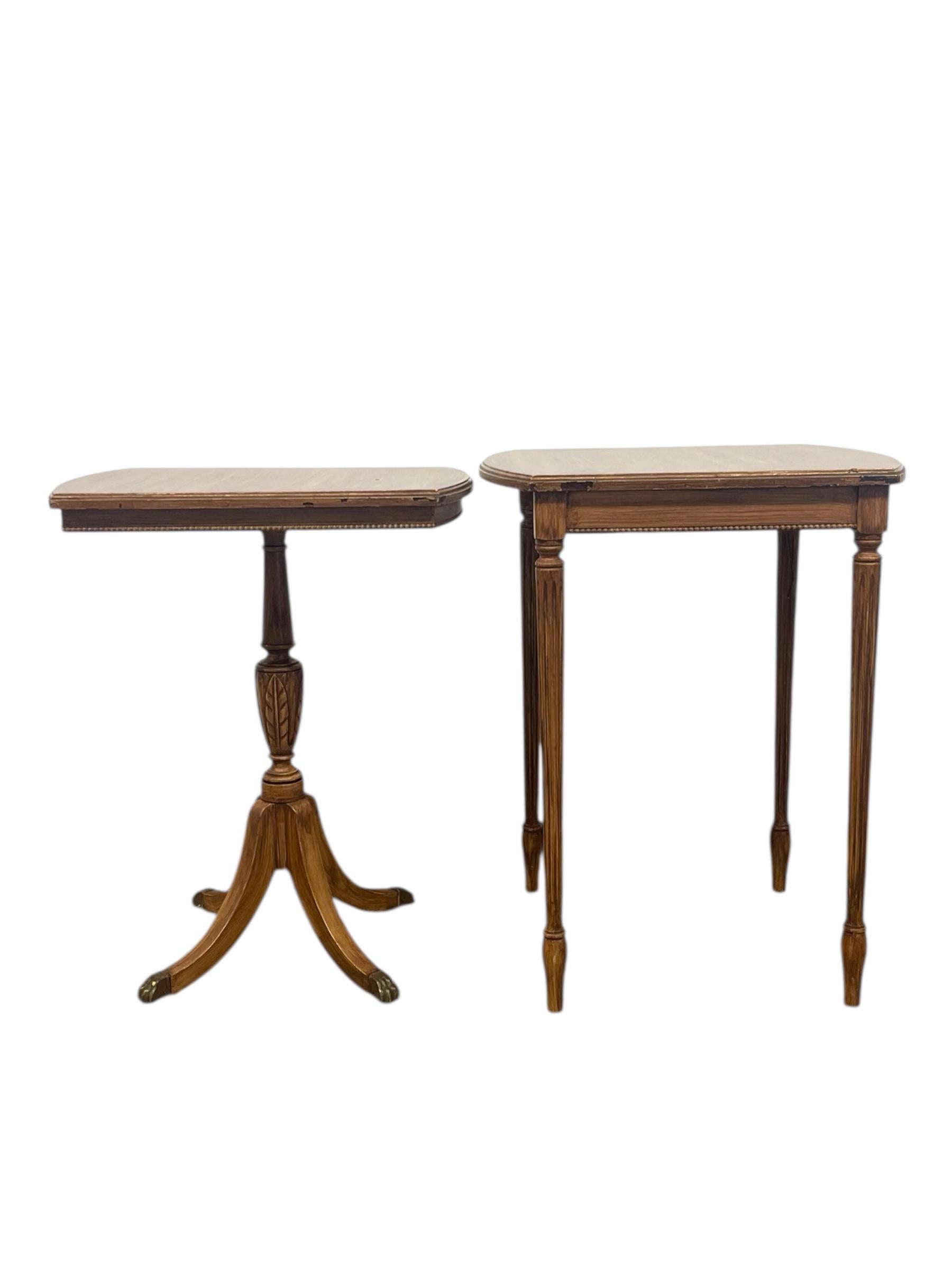 Mesa auxiliar anidada vintage Demi Lune de estilo federal y neoclásico finales del siglo XX en venta