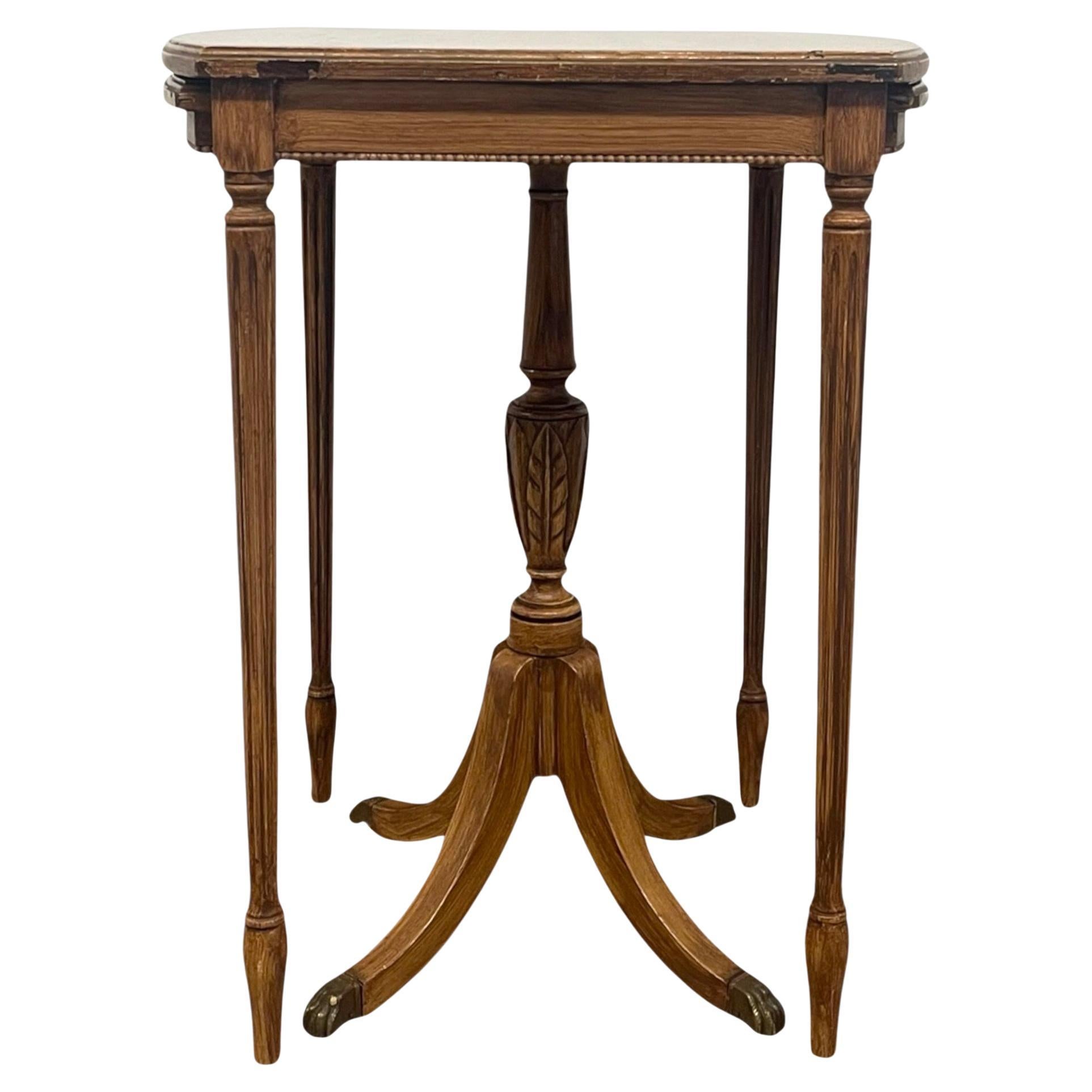 Mesa auxiliar anidada vintage Demi Lune de estilo federal y neoclásico en venta