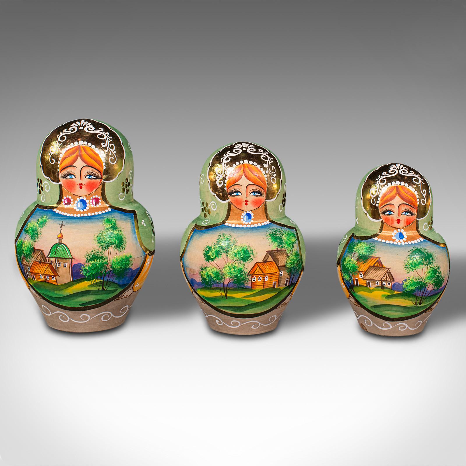 Vintage Nesting Doll, Continental, Handpainted, 20 piece Matryoshka Set, Decor In Good Condition In Hele, Devon, GB