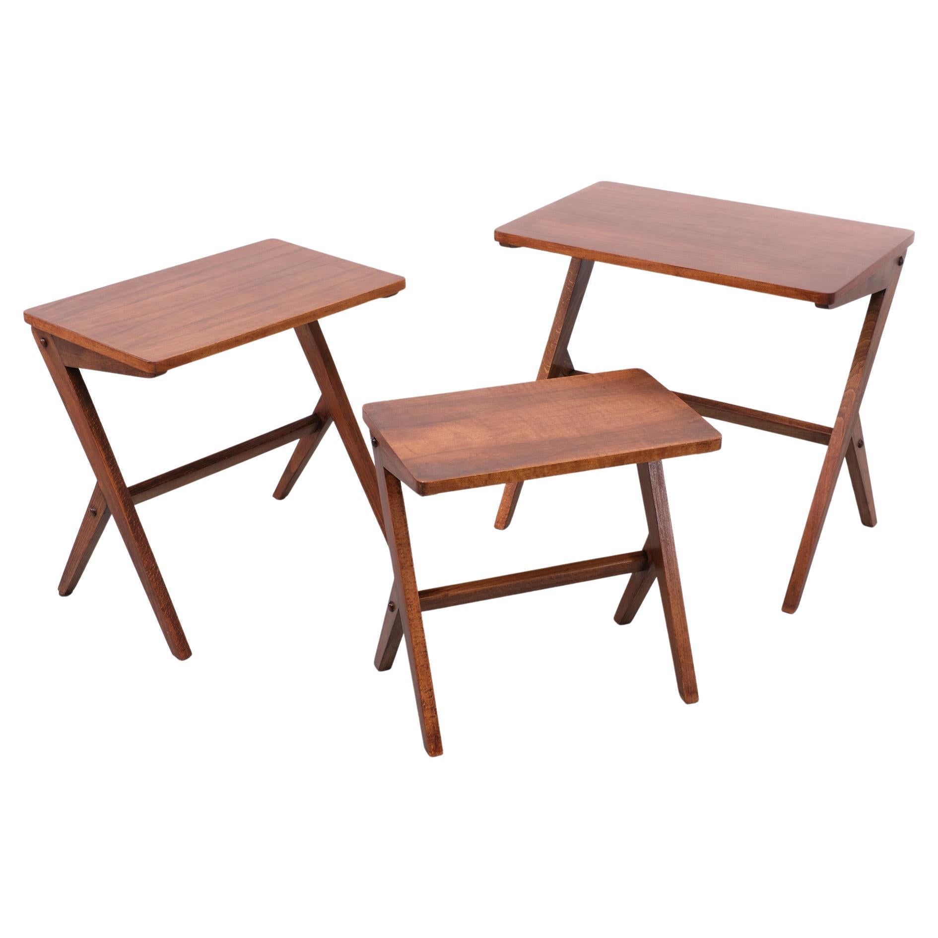  Vintage Nesting Tables in Walnut by Bengt Ruda  Sweden   1950s In Good Condition For Sale In Den Haag, NL