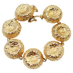 Vintage Nettie Rosenstein Goldfarbenes Vintage-Armband Circa 1960er Jahre