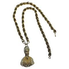 Nettie Rosenstein, collier pendentif vintage Queen Elizabeth