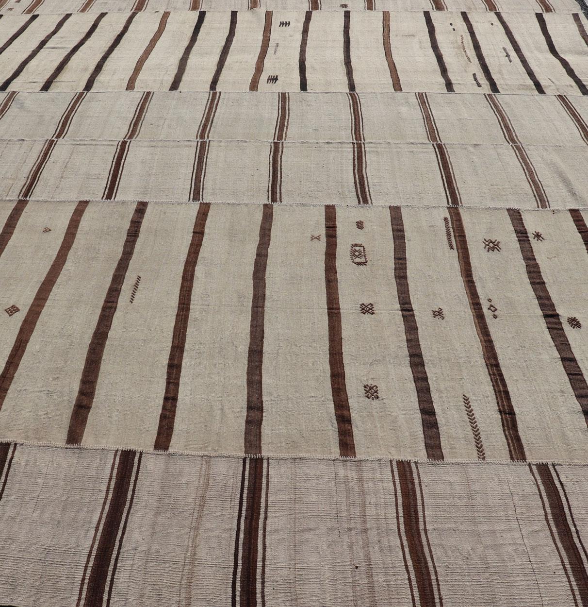 Large Vintage Neutral Paneled Kilim Flat-Weave in Neutral Tones of Cream & Brown For Sale 7