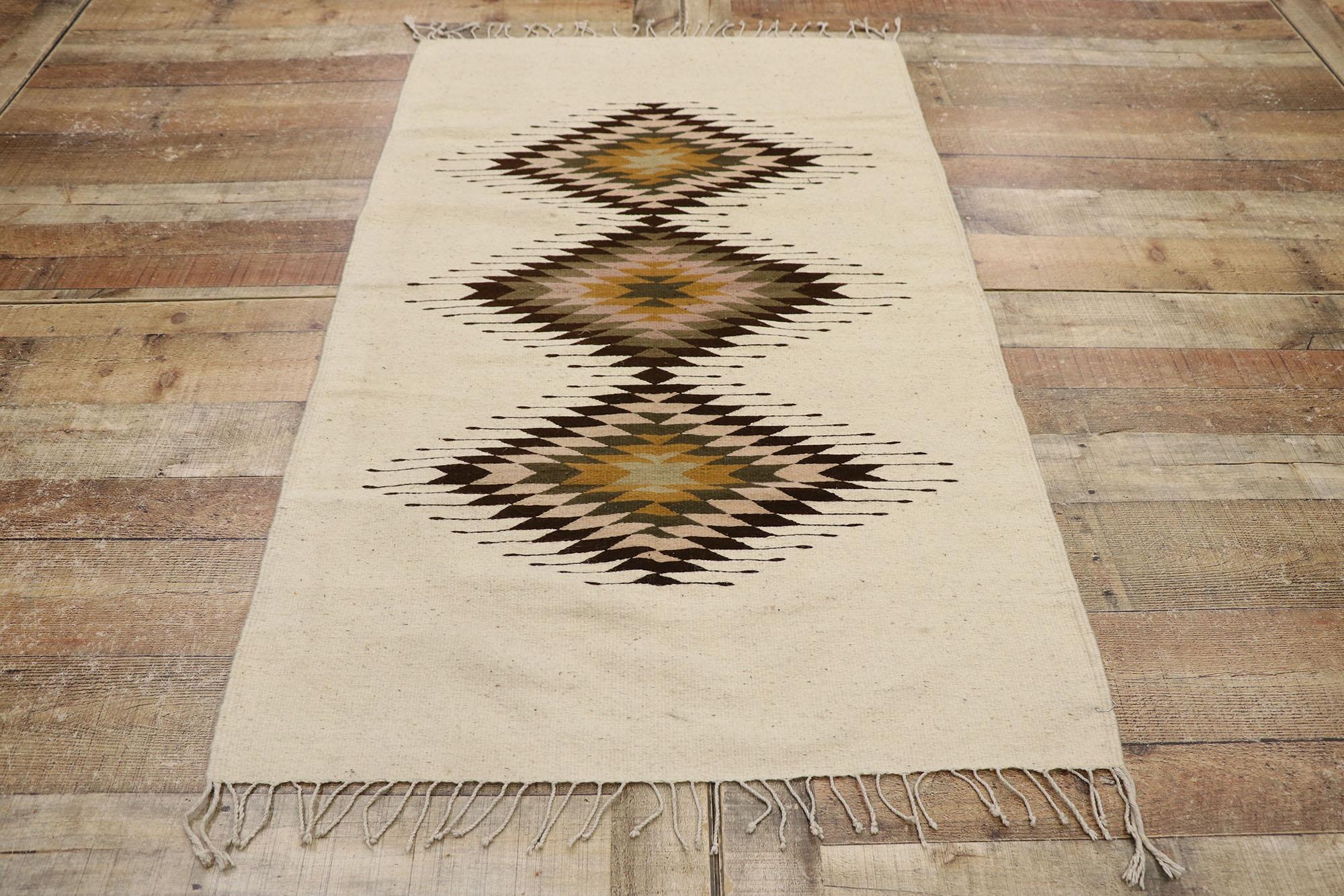 Vintage New Mexico Kilim Rug with Navajo Two Grey Hills Style In Good Condition In Dallas, TX