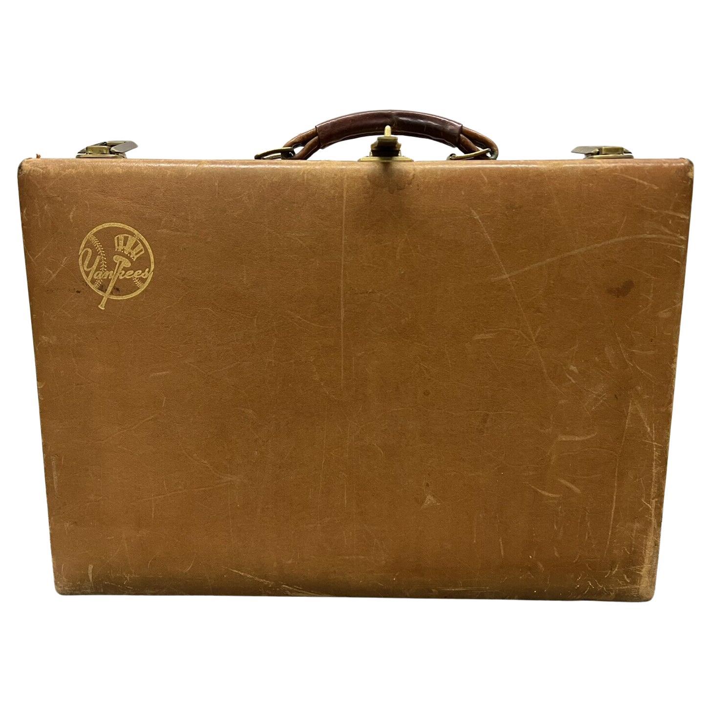 Vintage New York YANKEES Gilt Embossed Leather Briefcase For Sale