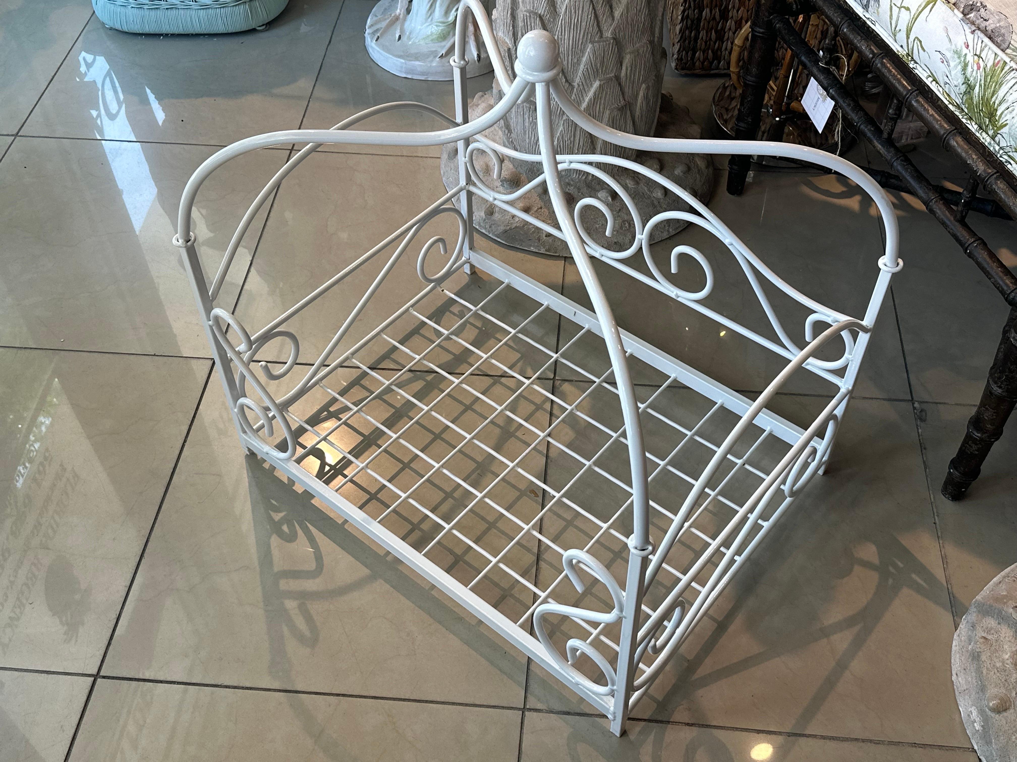 Vintage Newly Finished Upholstered Metal Canopy Dog Pet Bed Palm Beach Pagoda For Sale 2