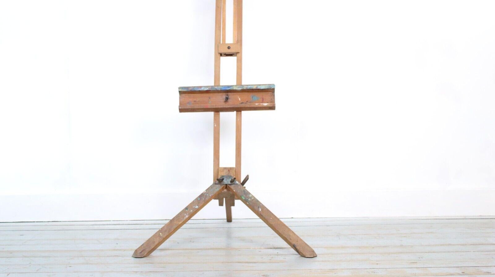 Newton and Winsor Artists Easel

Mid-century solid wood artists easel made in London, 
England by Newton and Winsor, a company with a long-standing 
reputation for its artists materials and tools. 

The stand is fully adjustable.

Dimensions (cm):